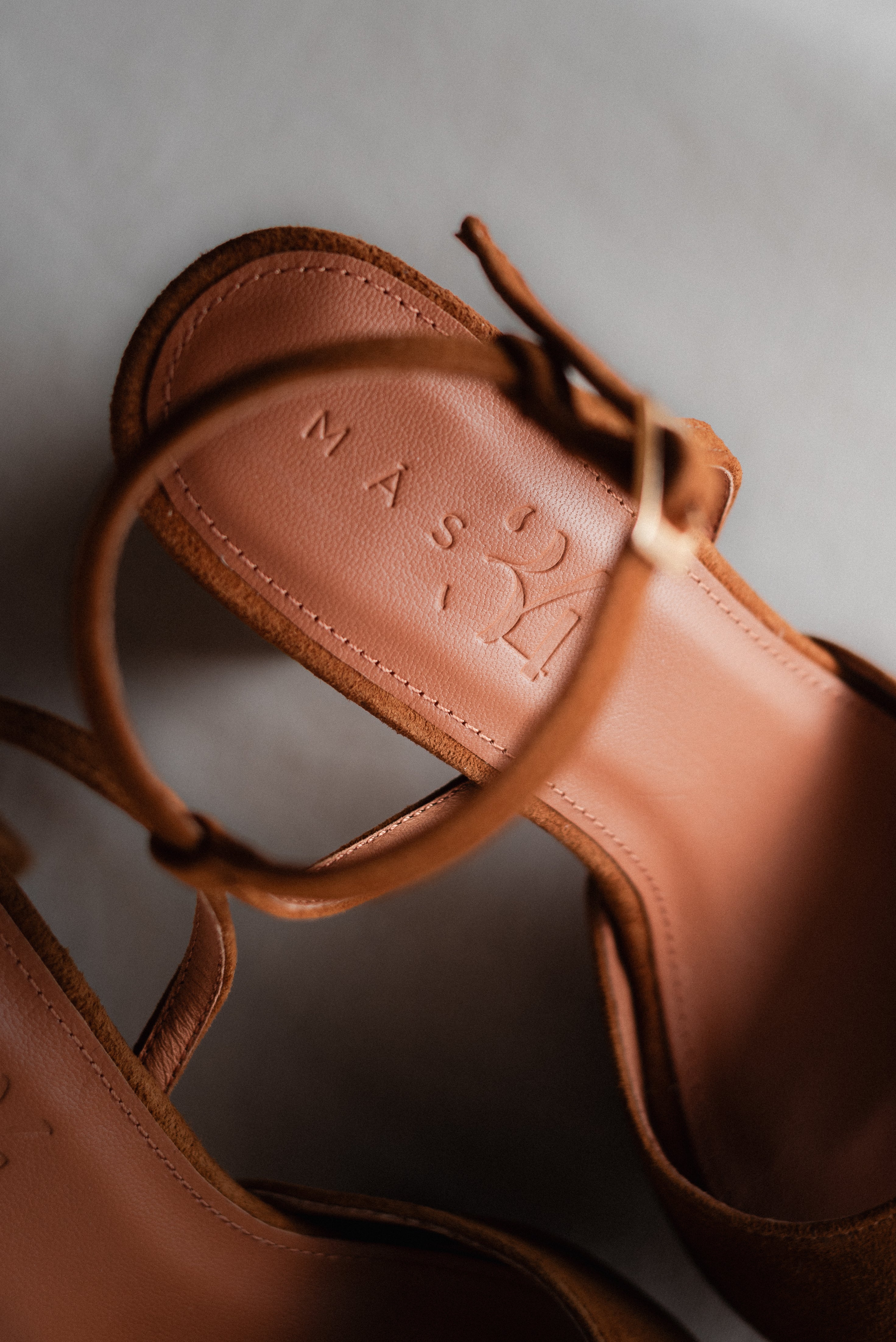 SANDALIA MAISA TACÓN 10CM PLATAFORMA ANTE COÑAC