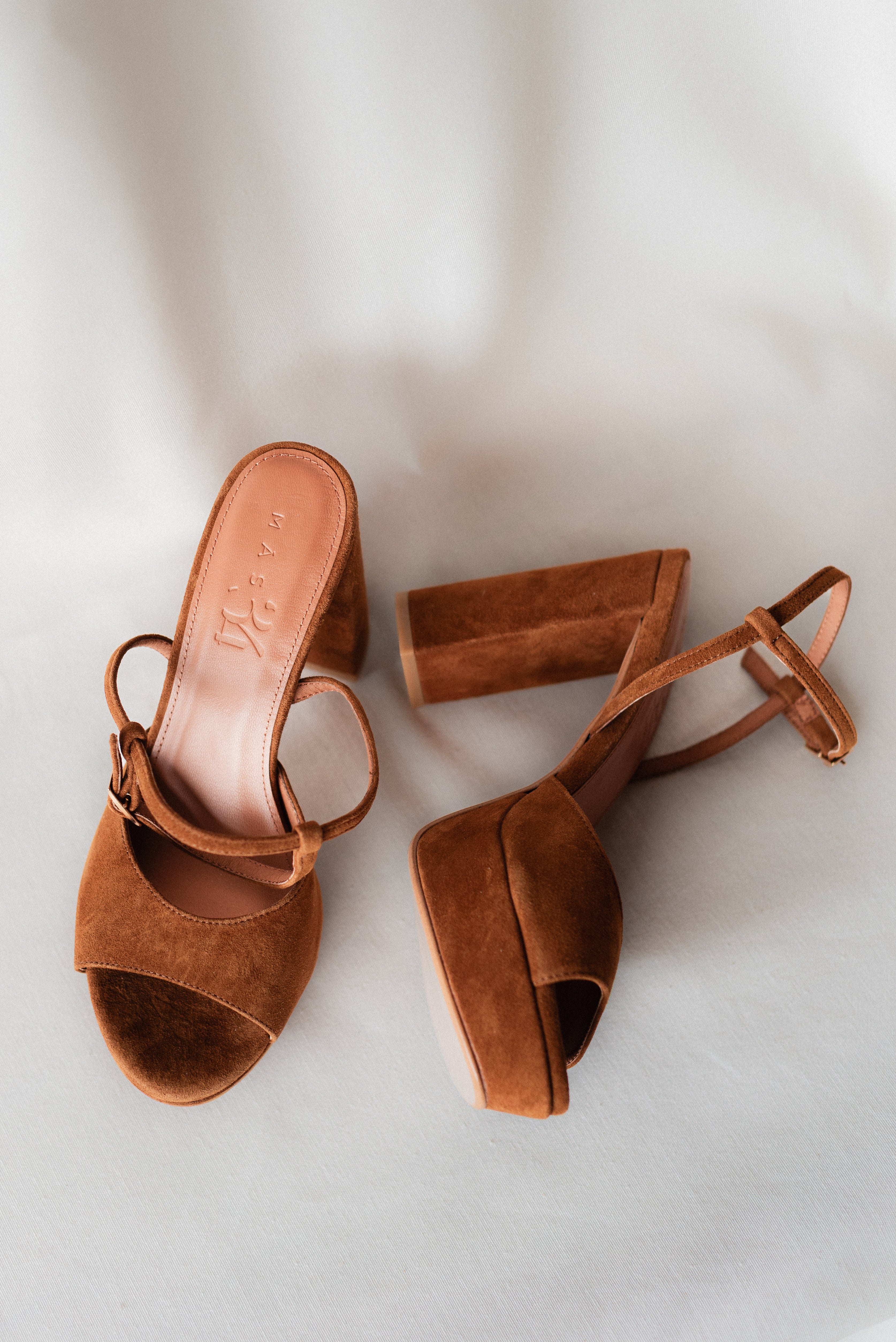 SANDALIA MAISA TACÓN 10CM PLATAFORMA ANTE COÑAC