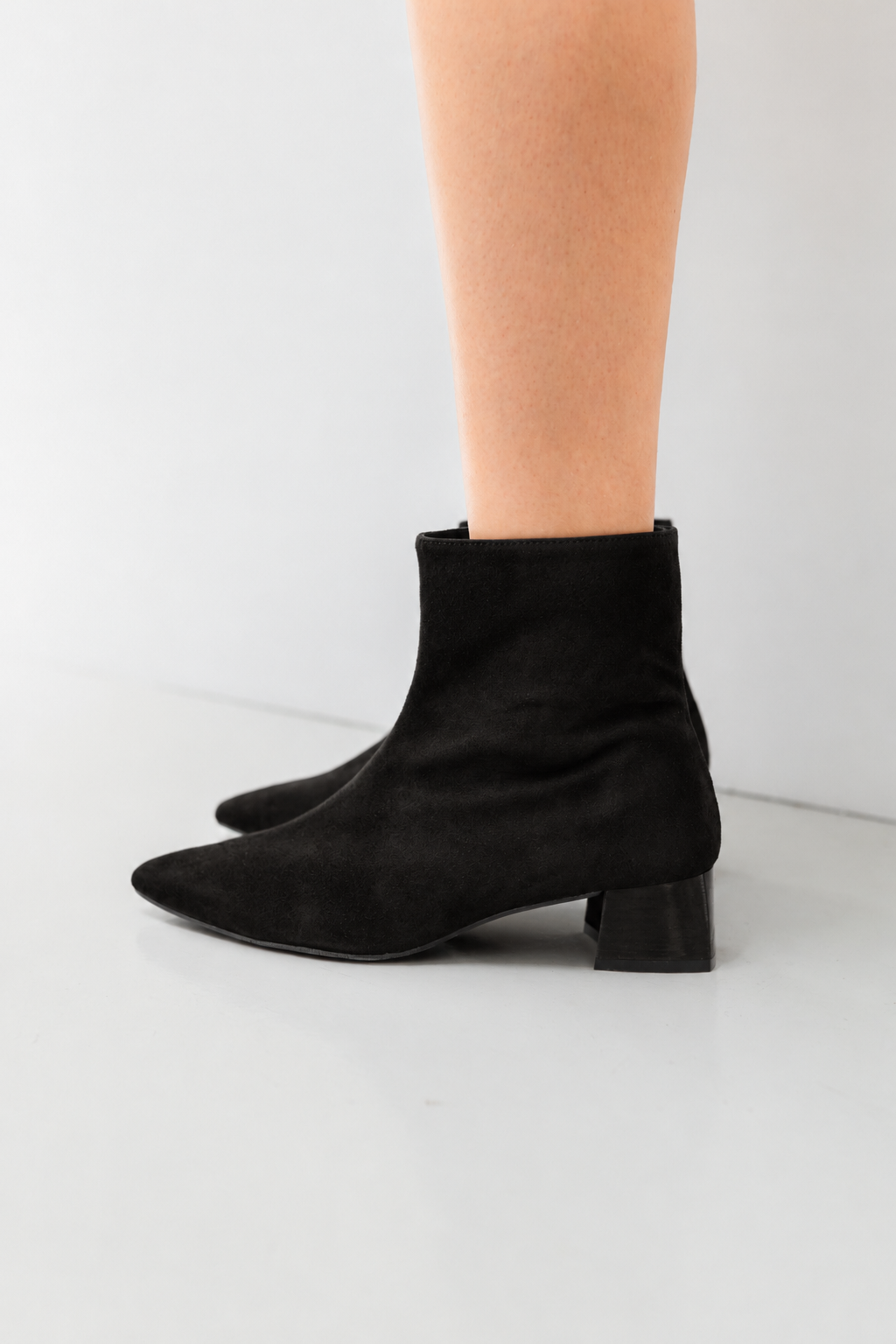 SILVIA BLACK SUEDE BOOT WITH 4CM HEEL