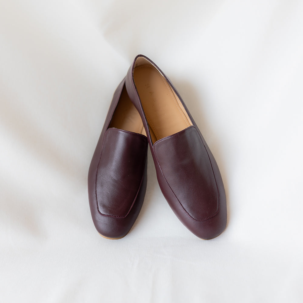 MOCASÍN BLANCA PIEL BURDEOS
