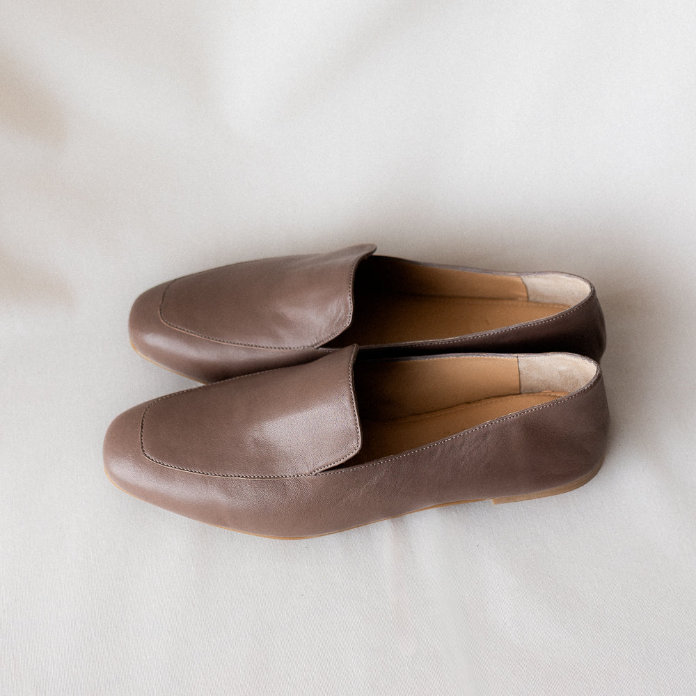 MOCASÍN BLANCA PIEL TAUPE