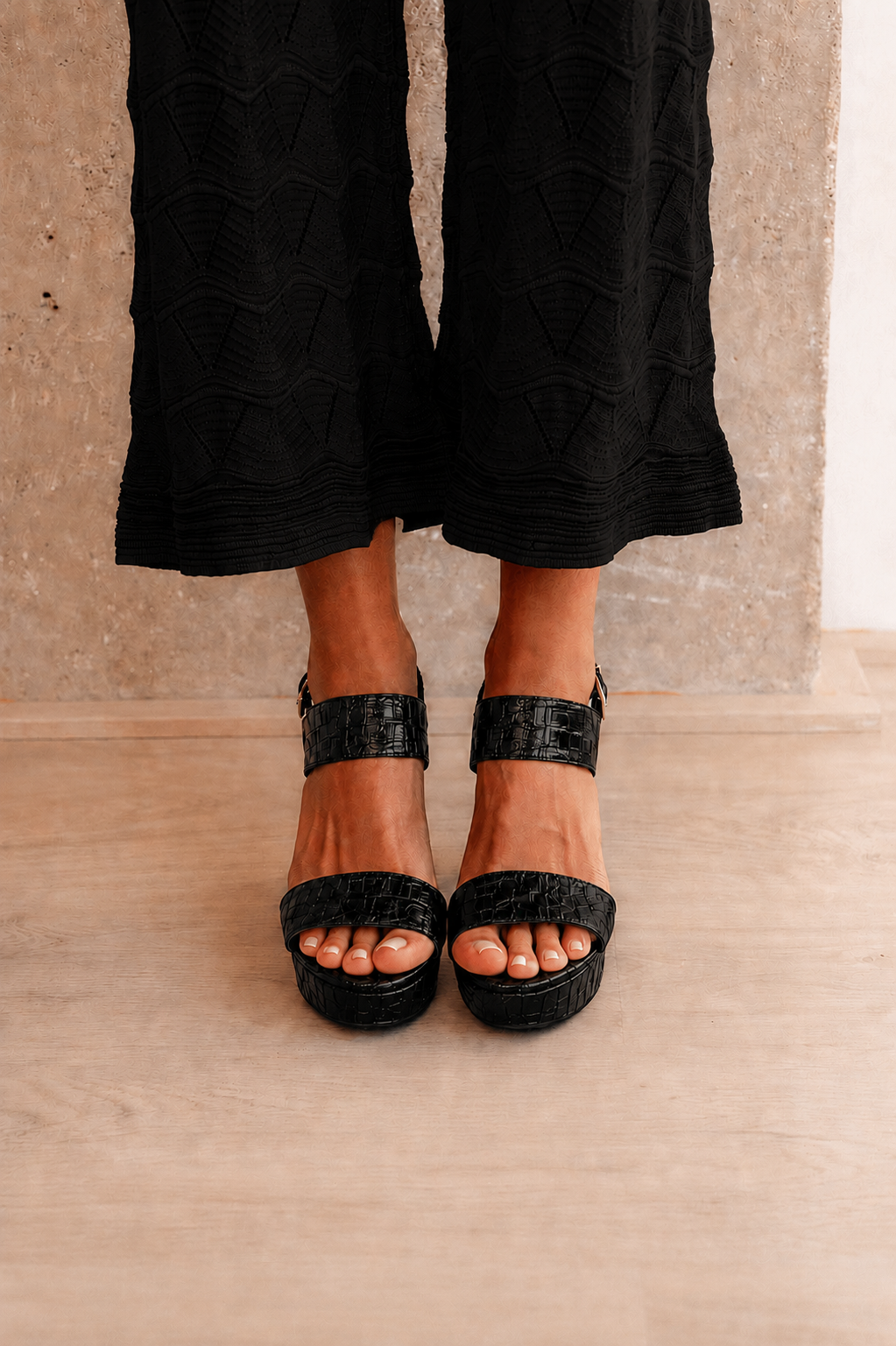 Sandalia Mónica Piel Efecto Coco Negro Tacón 10Cm