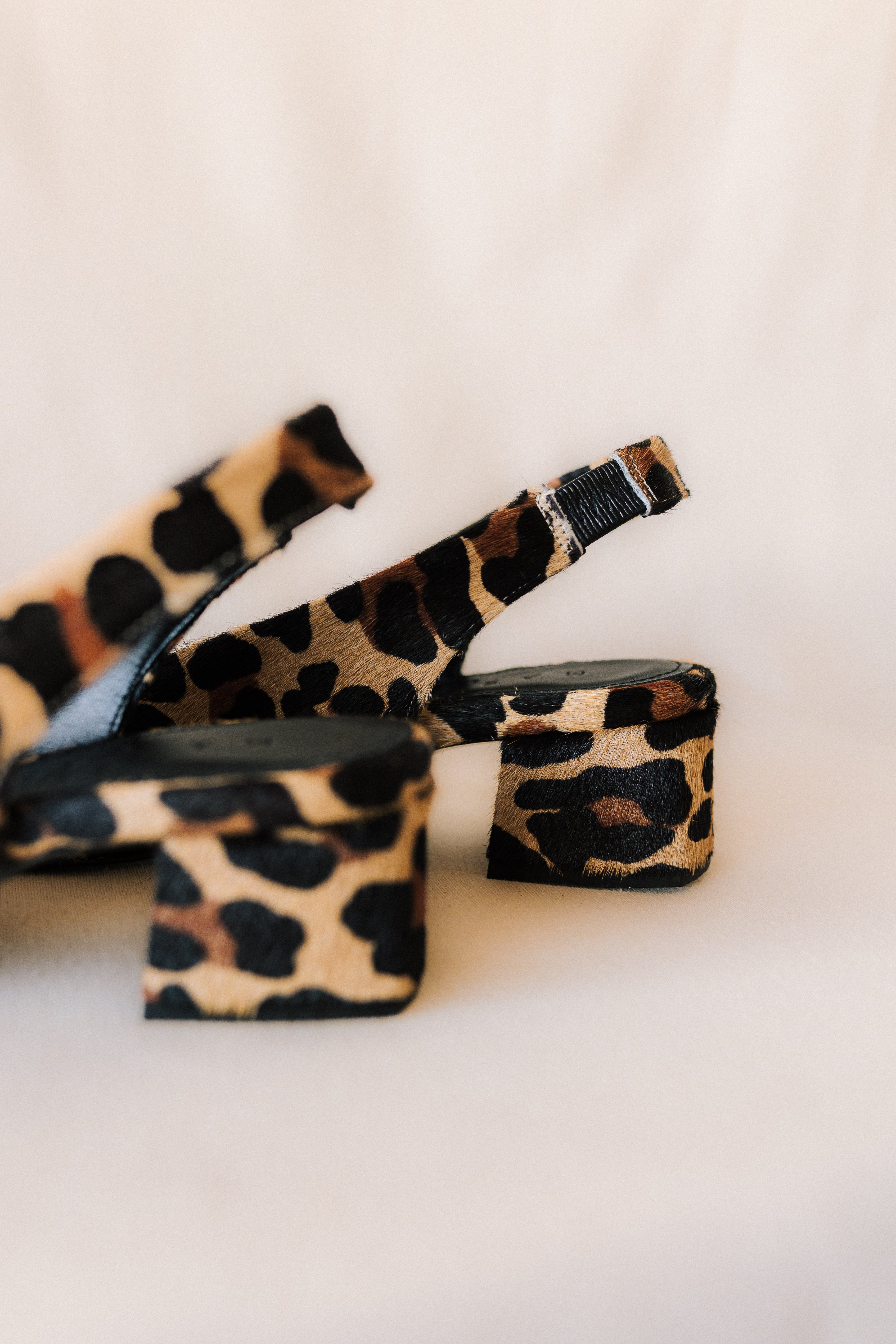 STILETTO GRETA EFECTO POTRO LEOPARDO TACÓN 4CM
