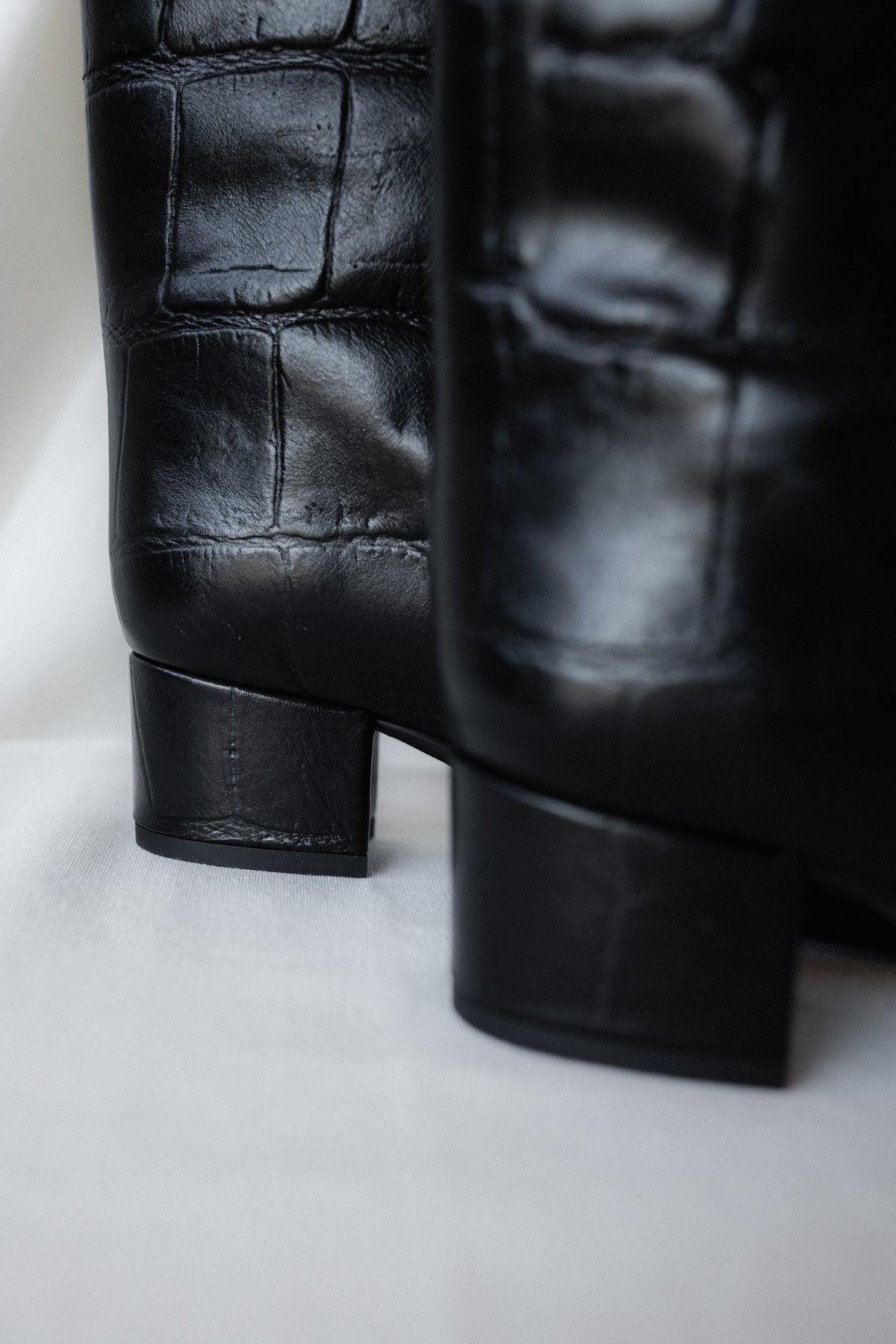 BOTIM CLARA PELE COCO PRETO SALTO 7CM