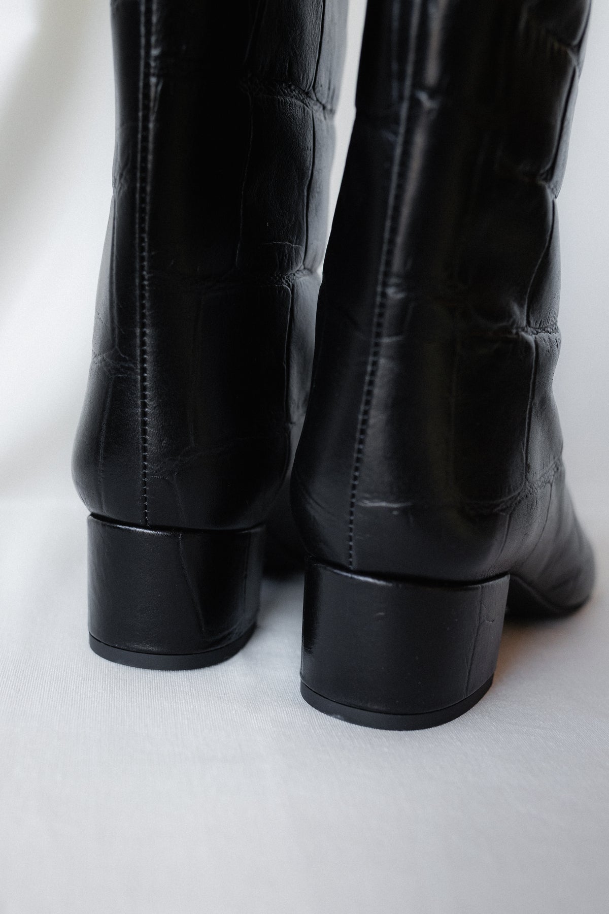 BOTIM CLARA PELE COCO PRETO SALTO 7CM