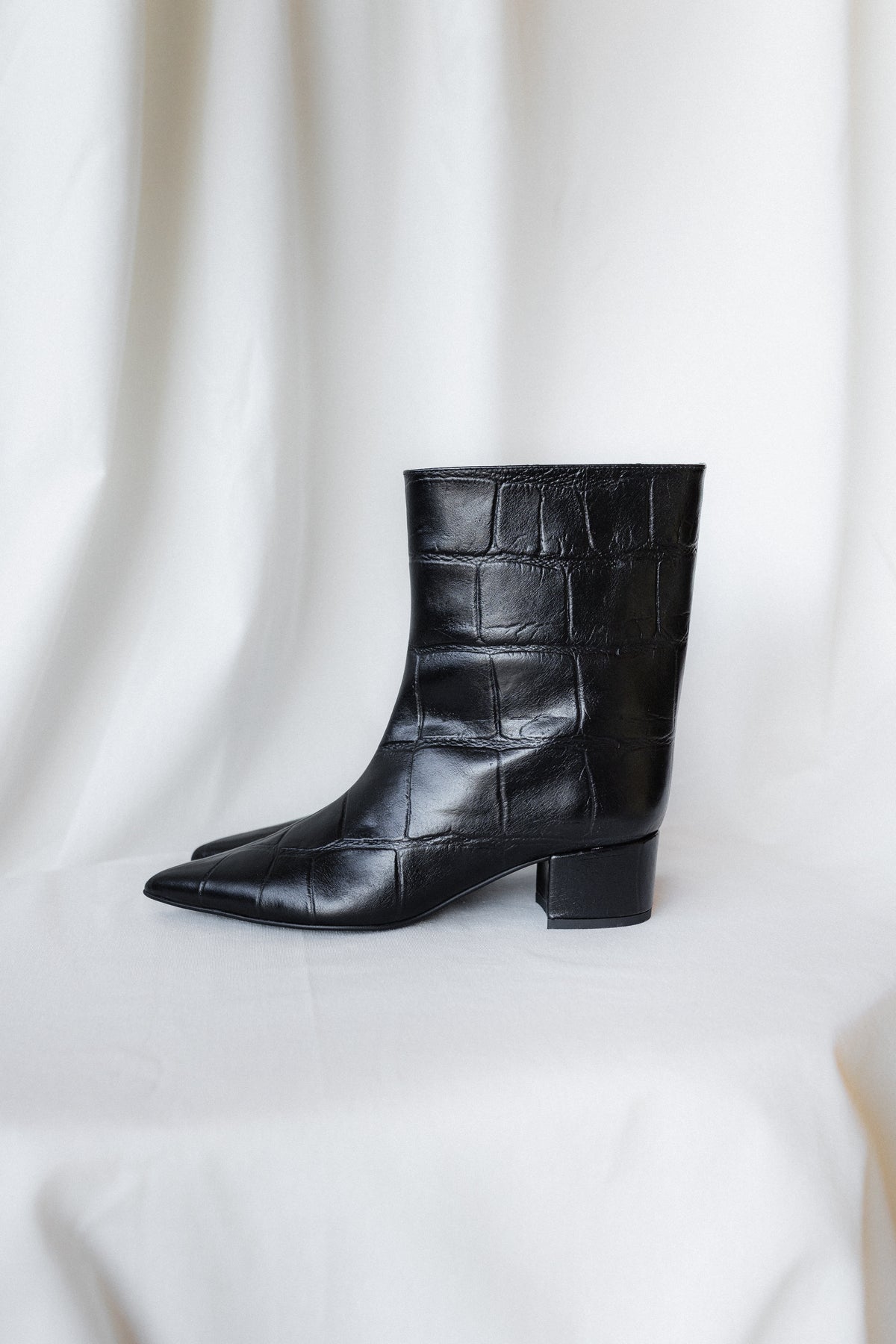 BOTIM CLARA PELE COCO PRETO SALTO 7CM