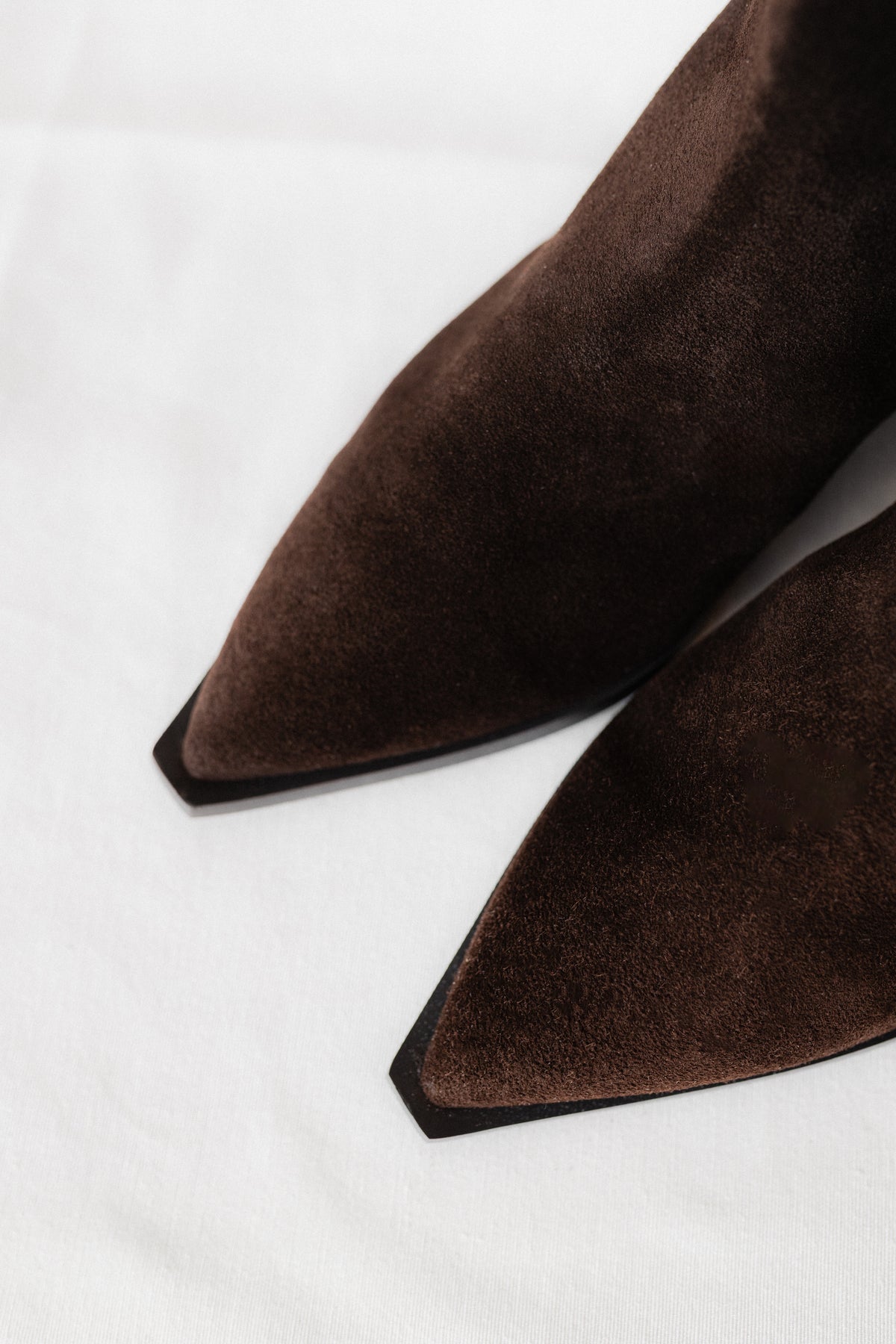 Bota Campera Ainhoa Ante Marrón Chocolate Tacón 2Cm