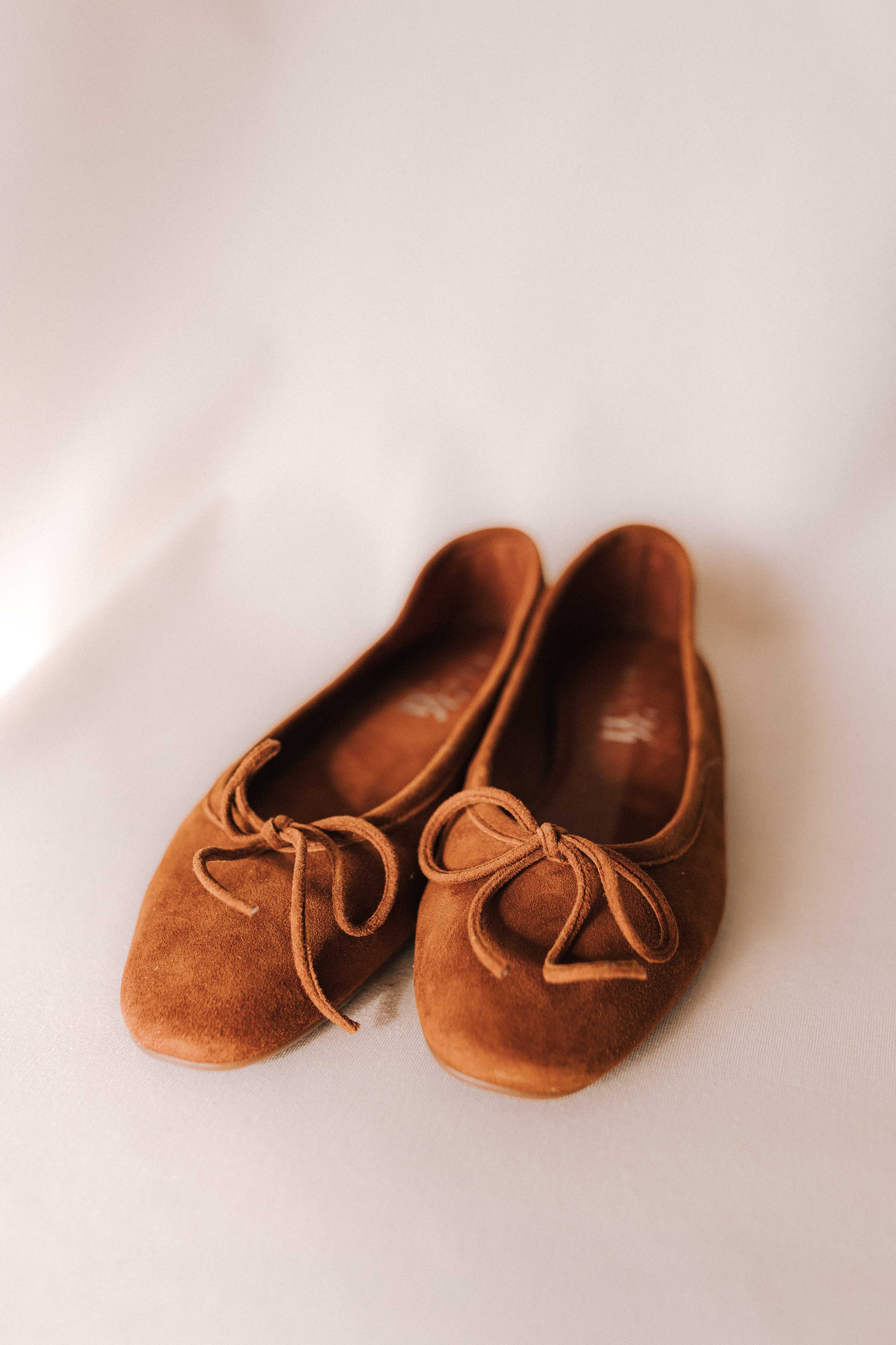 MONTSE BALLERINA BOW BROWN SUEDE