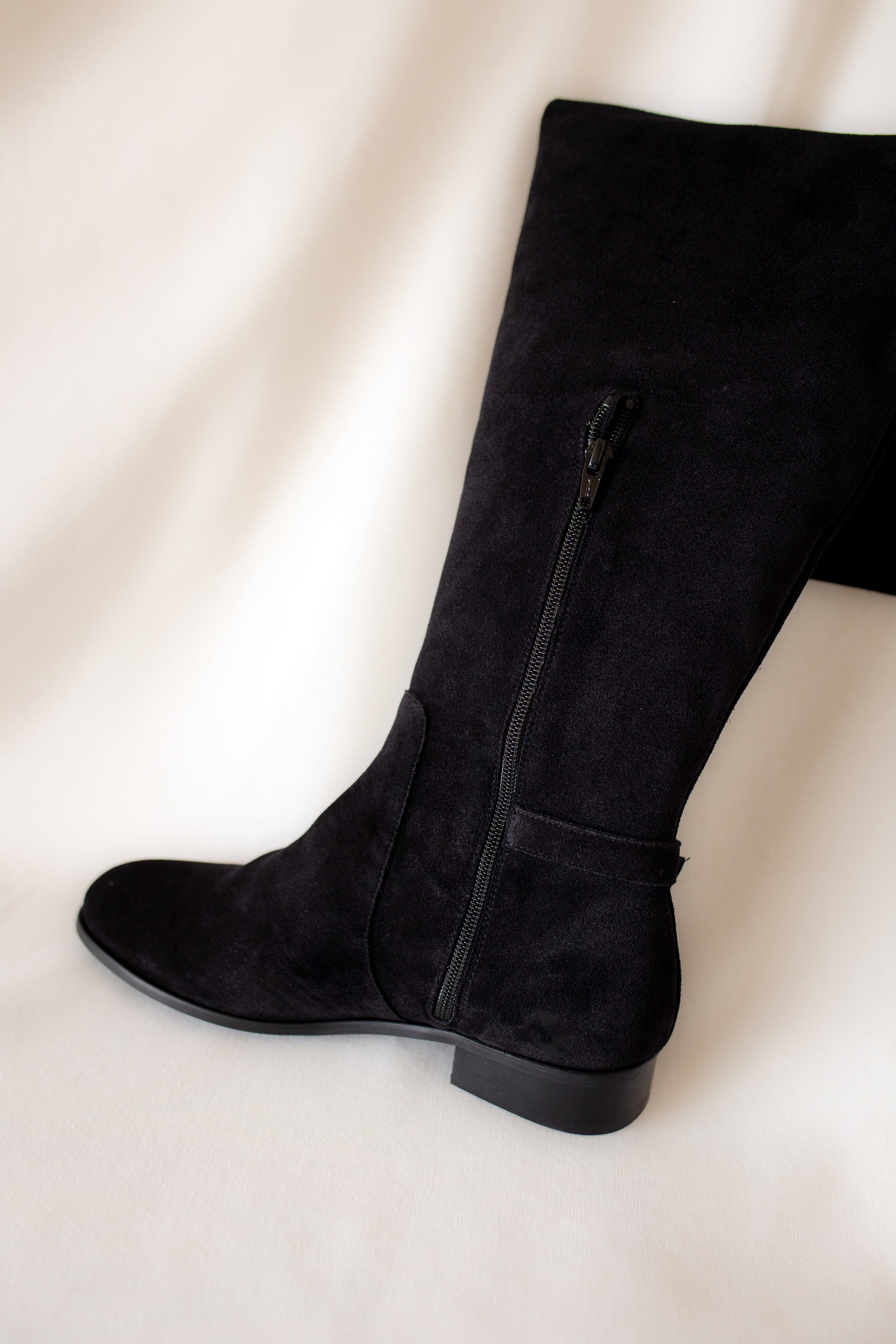 PINK BOOT WITH BLACK SUEDE AND LEATHER FLAP