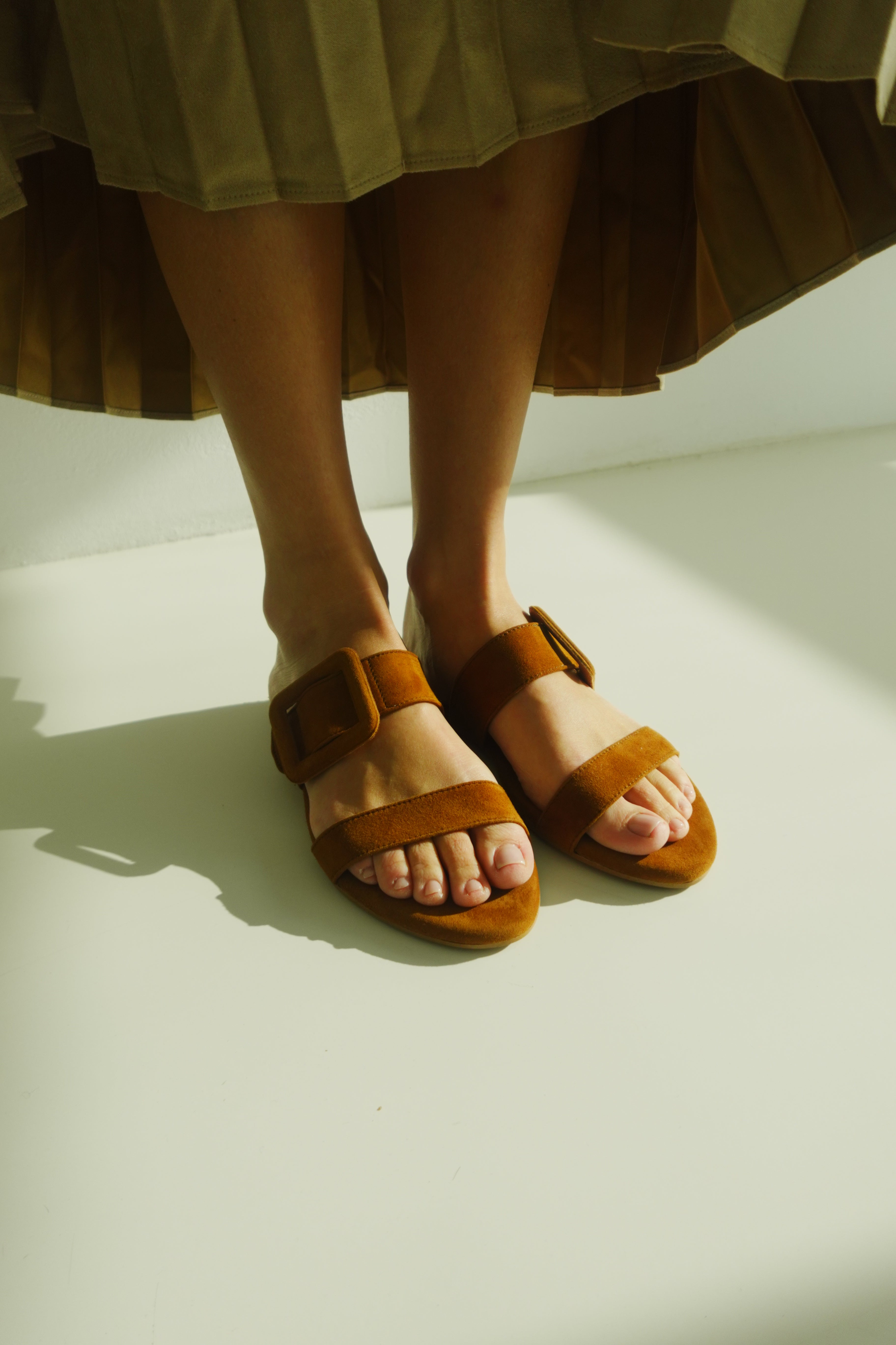 SANDALIA PLANA MARÍA ANTE COÑAC