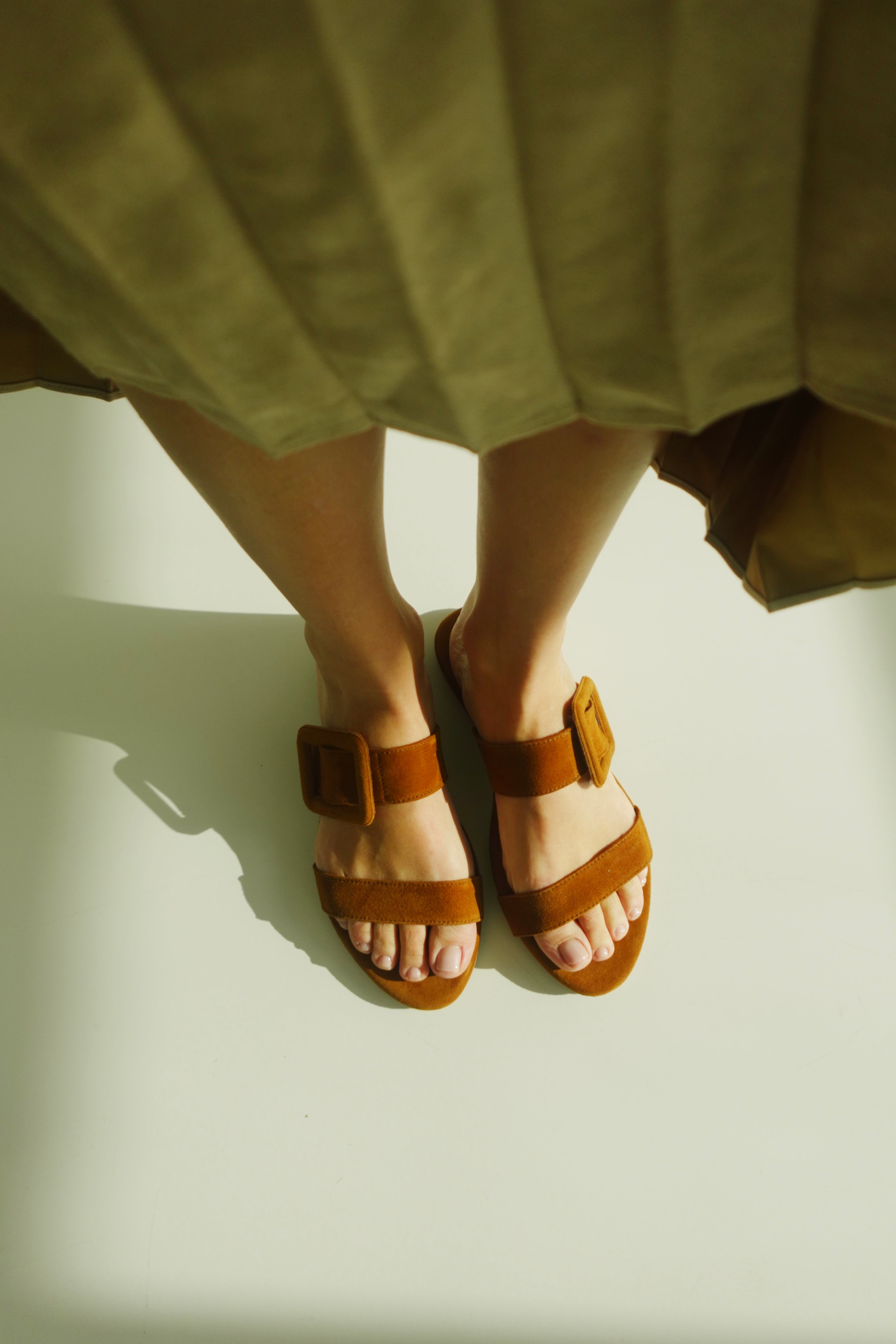 SANDALIA PLANA MARÍA ANTE COÑAC