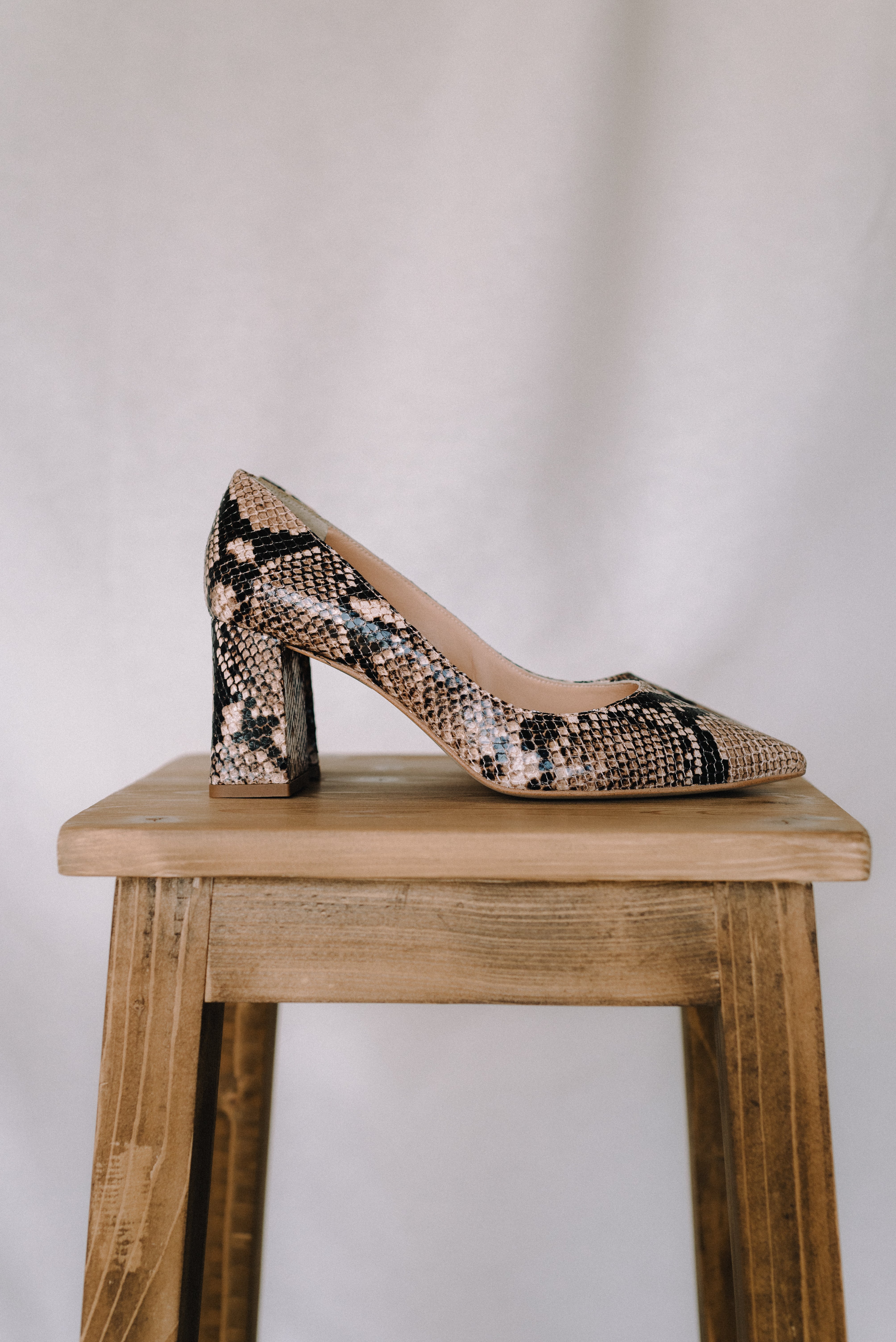 STILETTO NÚRIA PIEL EFECTO PITÓN ARENA 6CM