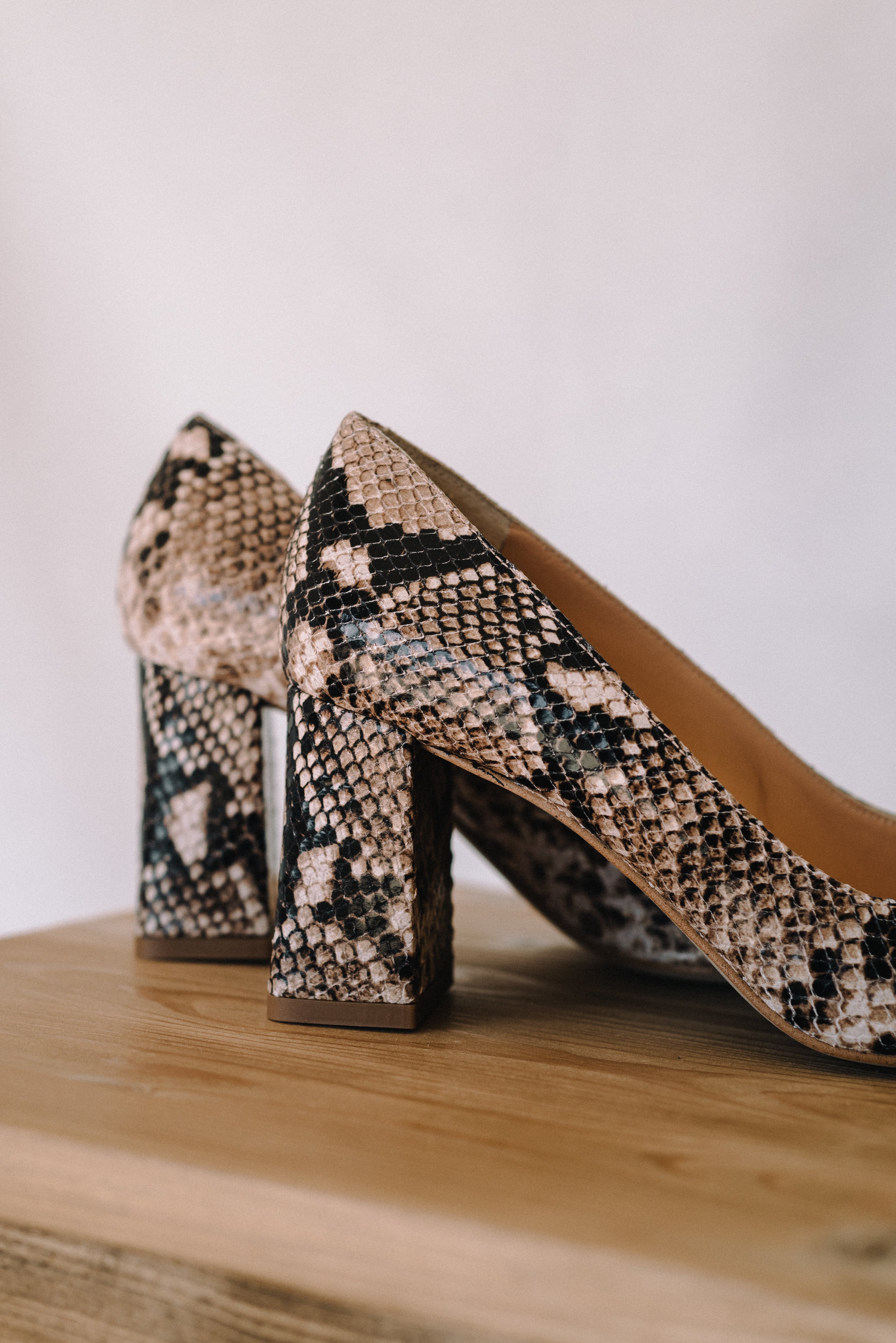 STILETTO NÚRIA PIEL EFECTO PITÓN ARENA 6CM