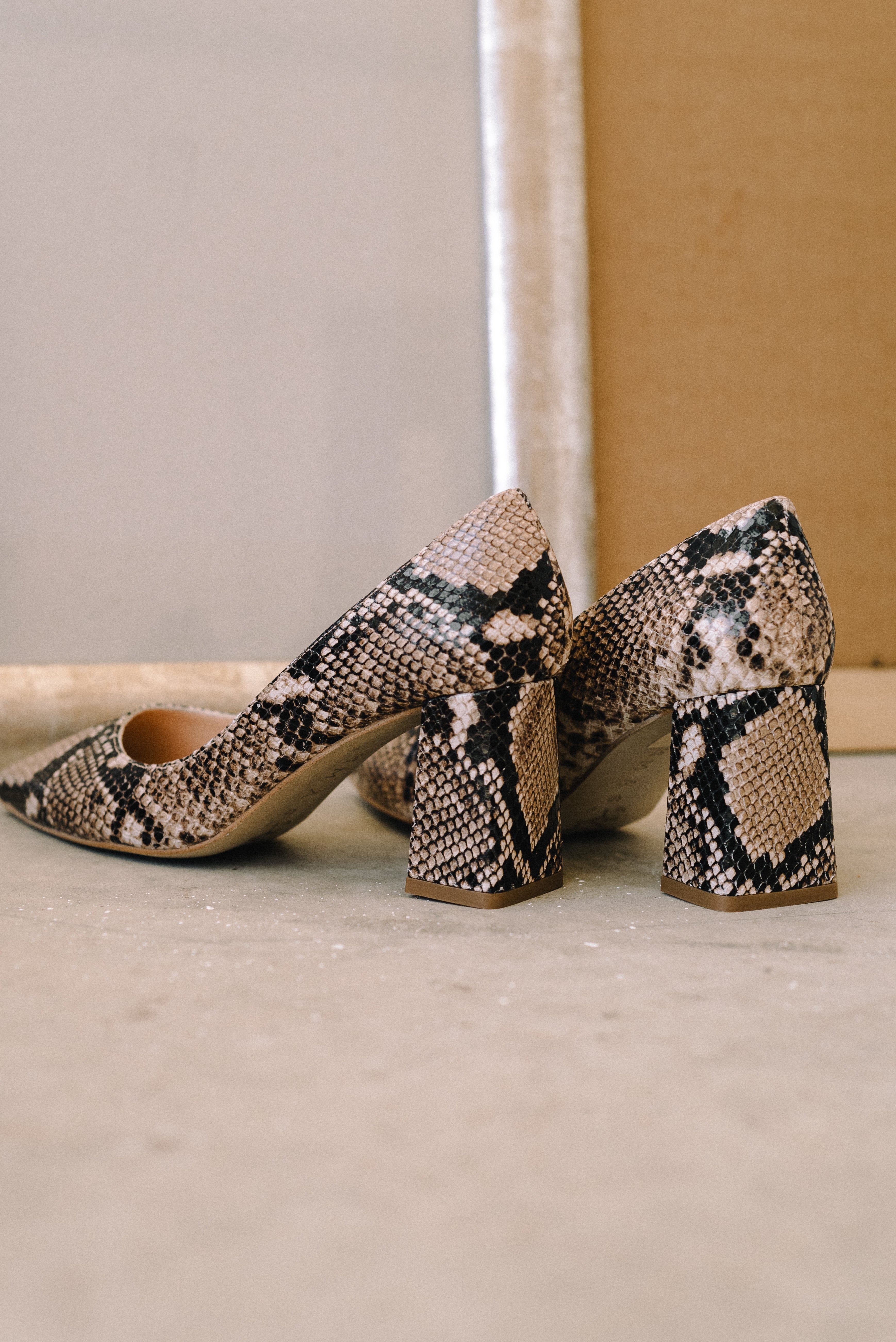 STILETTO NÚRIA PIEL EFECTO PITÓN ARENA 6CM