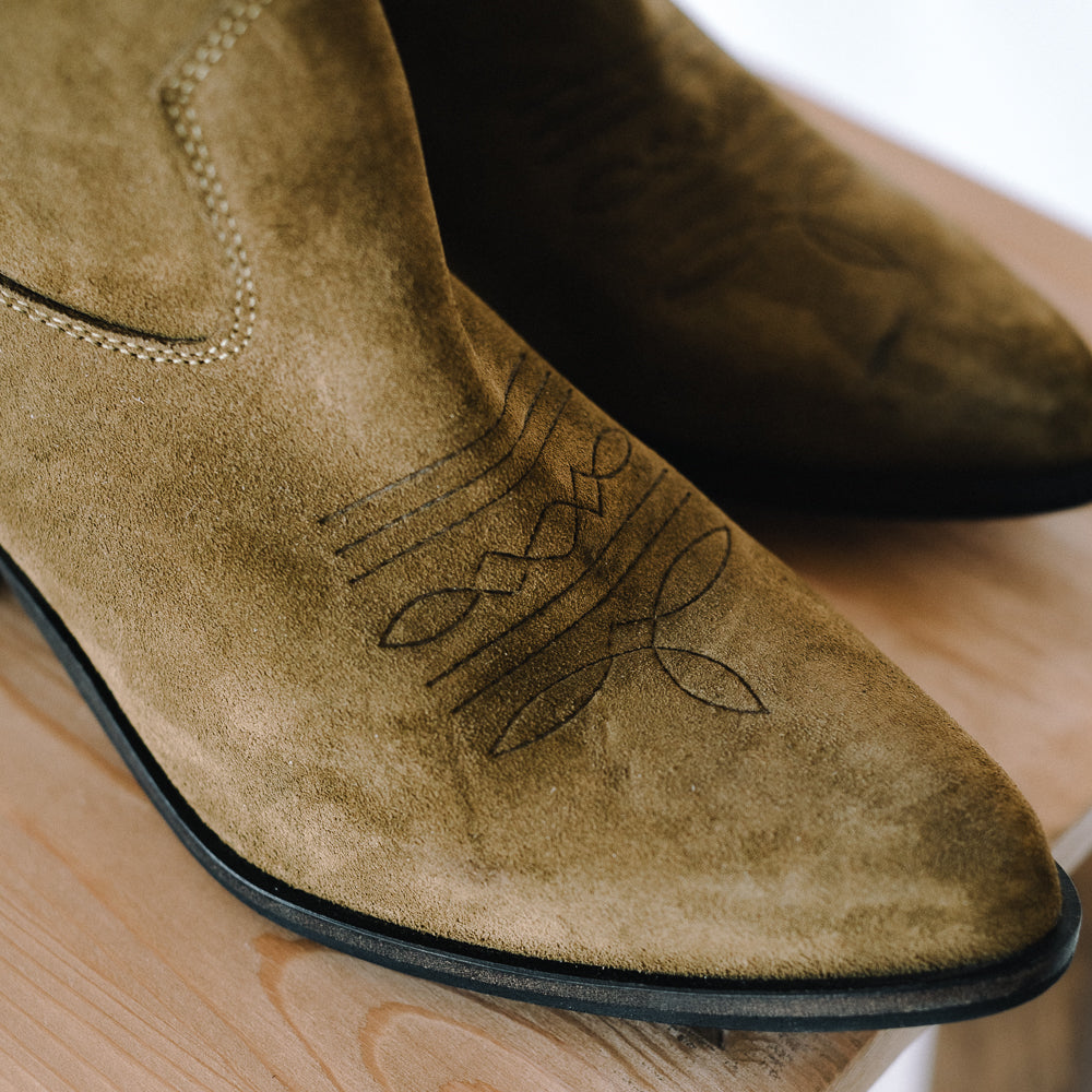 LUIS COWBOY BOOT KHAKI SUEDE 4CM HEEL