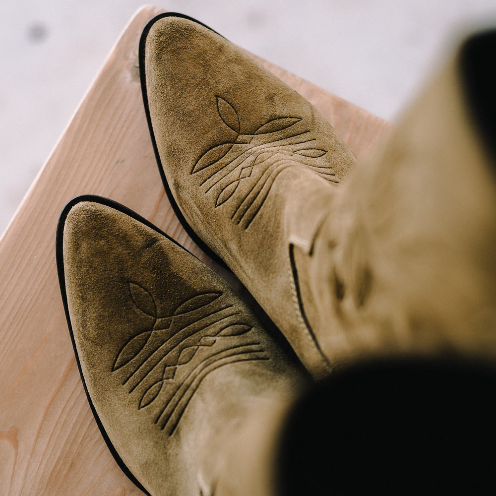 LUIS COWBOY BOOT KHAKI SUEDE 4CM HEEL
