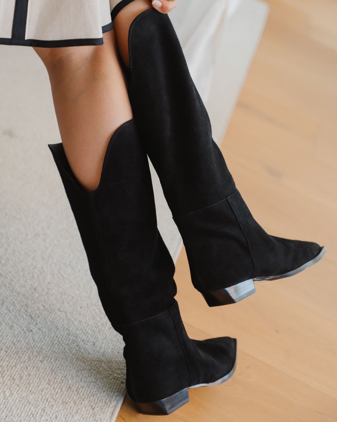 Bota Campera Ainhoa Ante Negro Tacón 2Cm