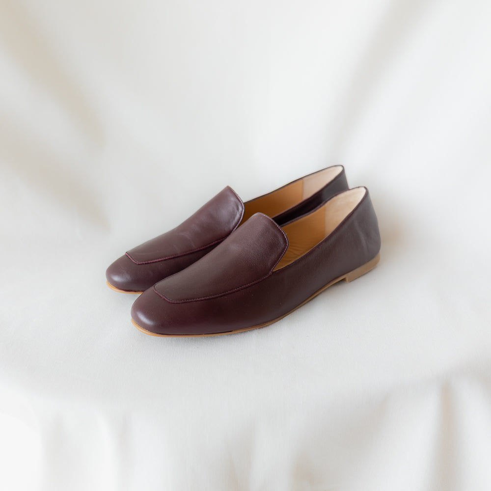 MOCASÍN BLANCA PIEL BURDEOS