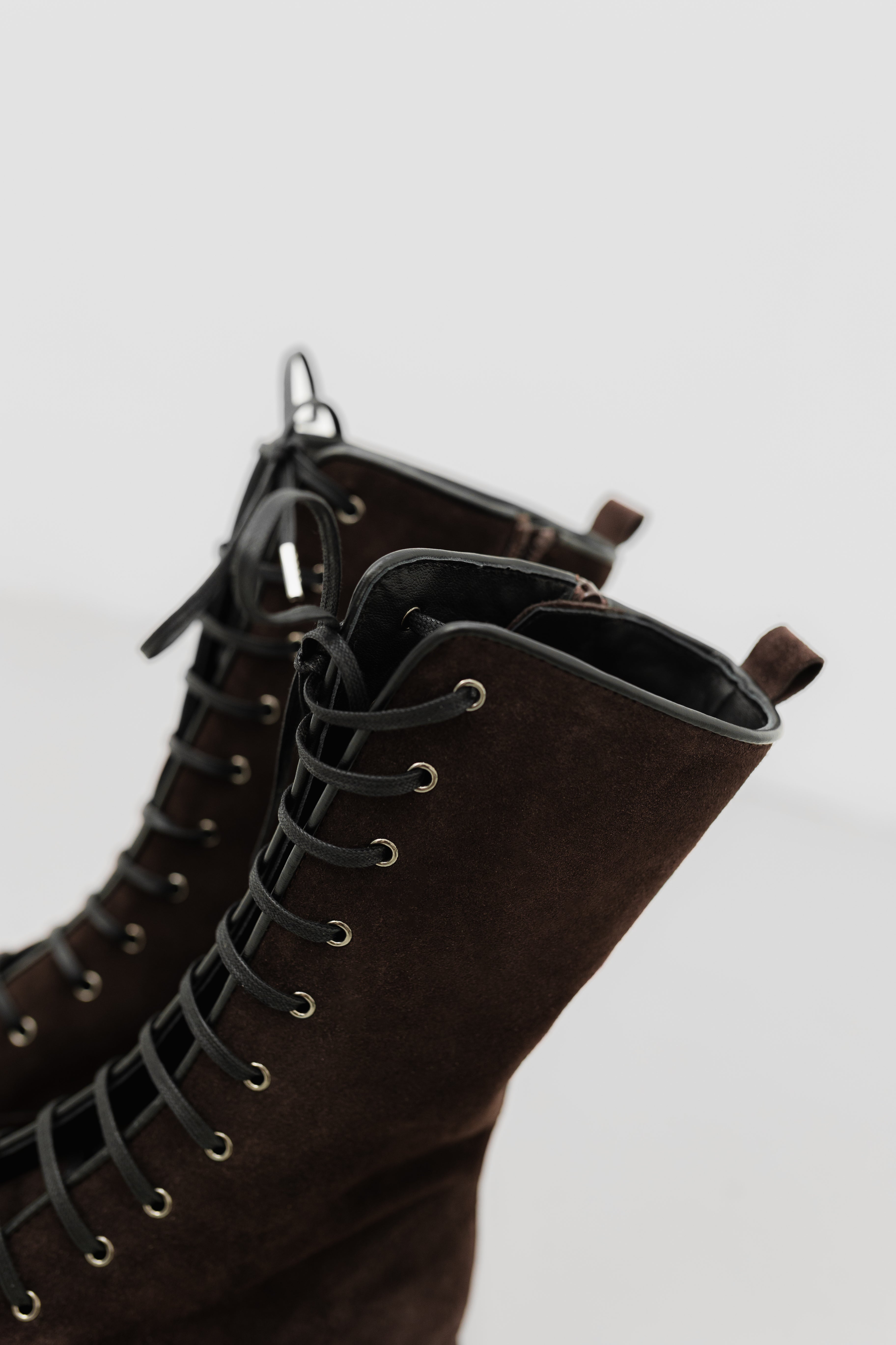 BOTA MOTERA JULIA ANTE MARRÓN 4CM