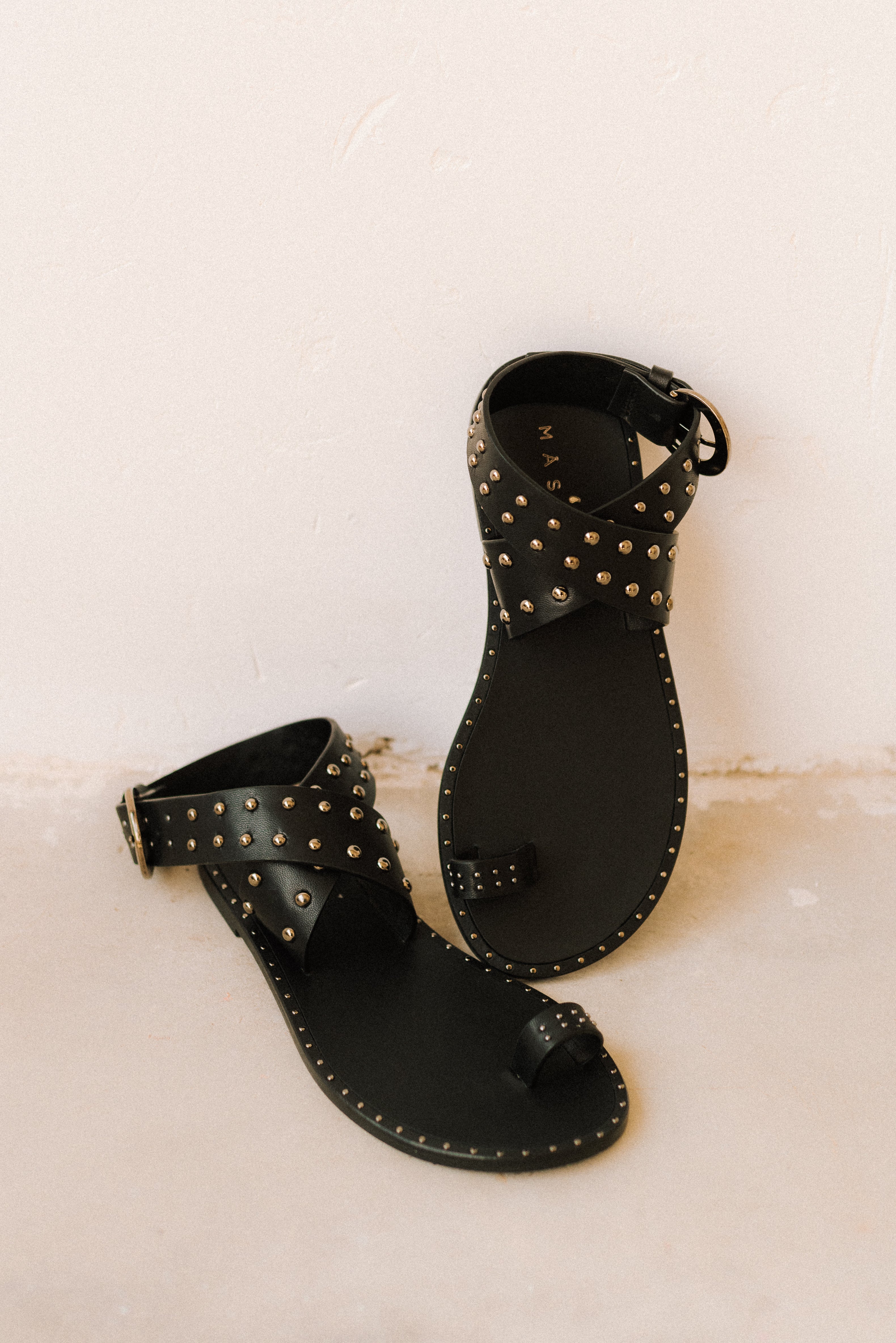 PABLO BLACK LEATHER FLAT SANDAL