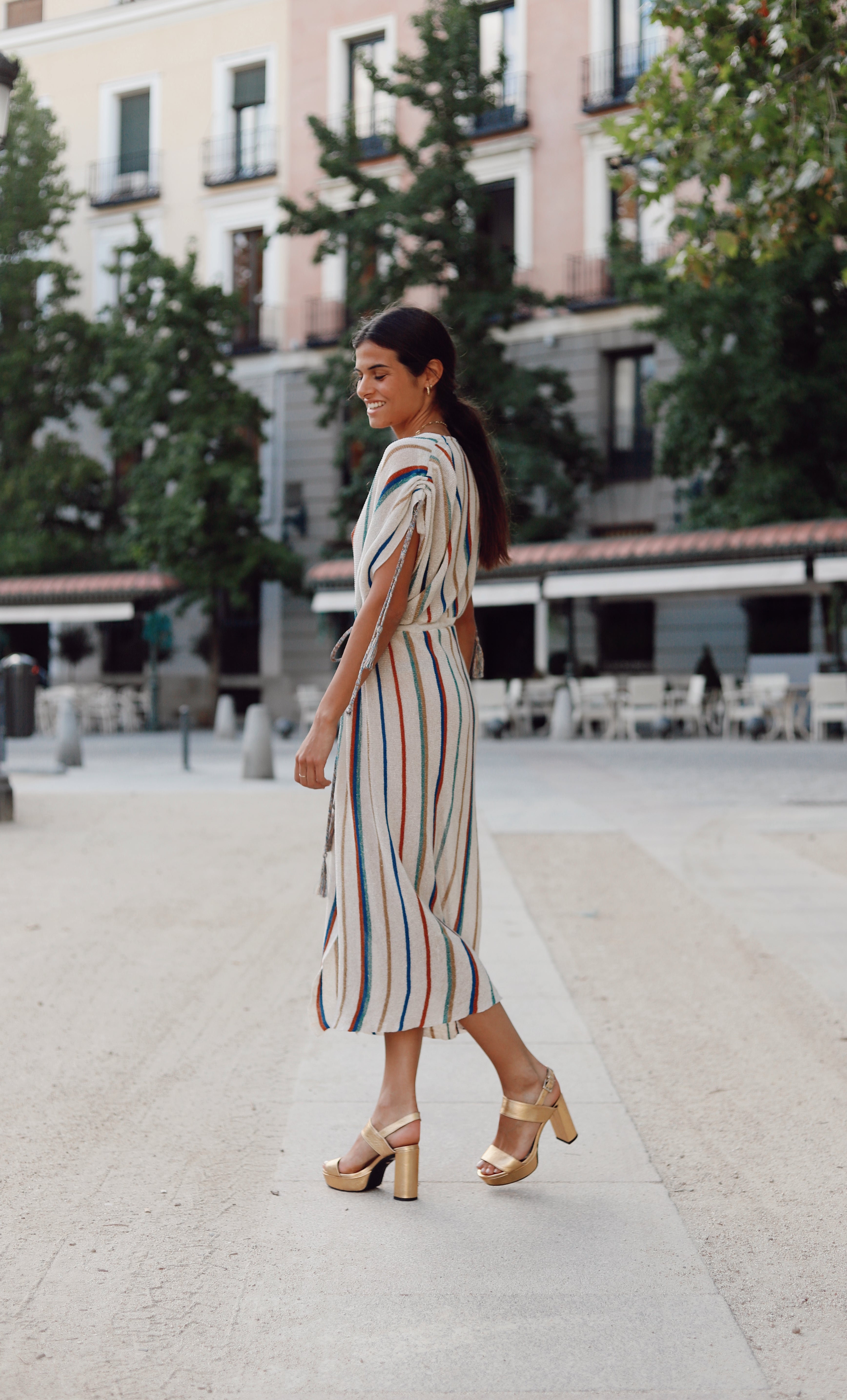 SANDALIA MÓNICA PIEL ORO TACÓN 10CM