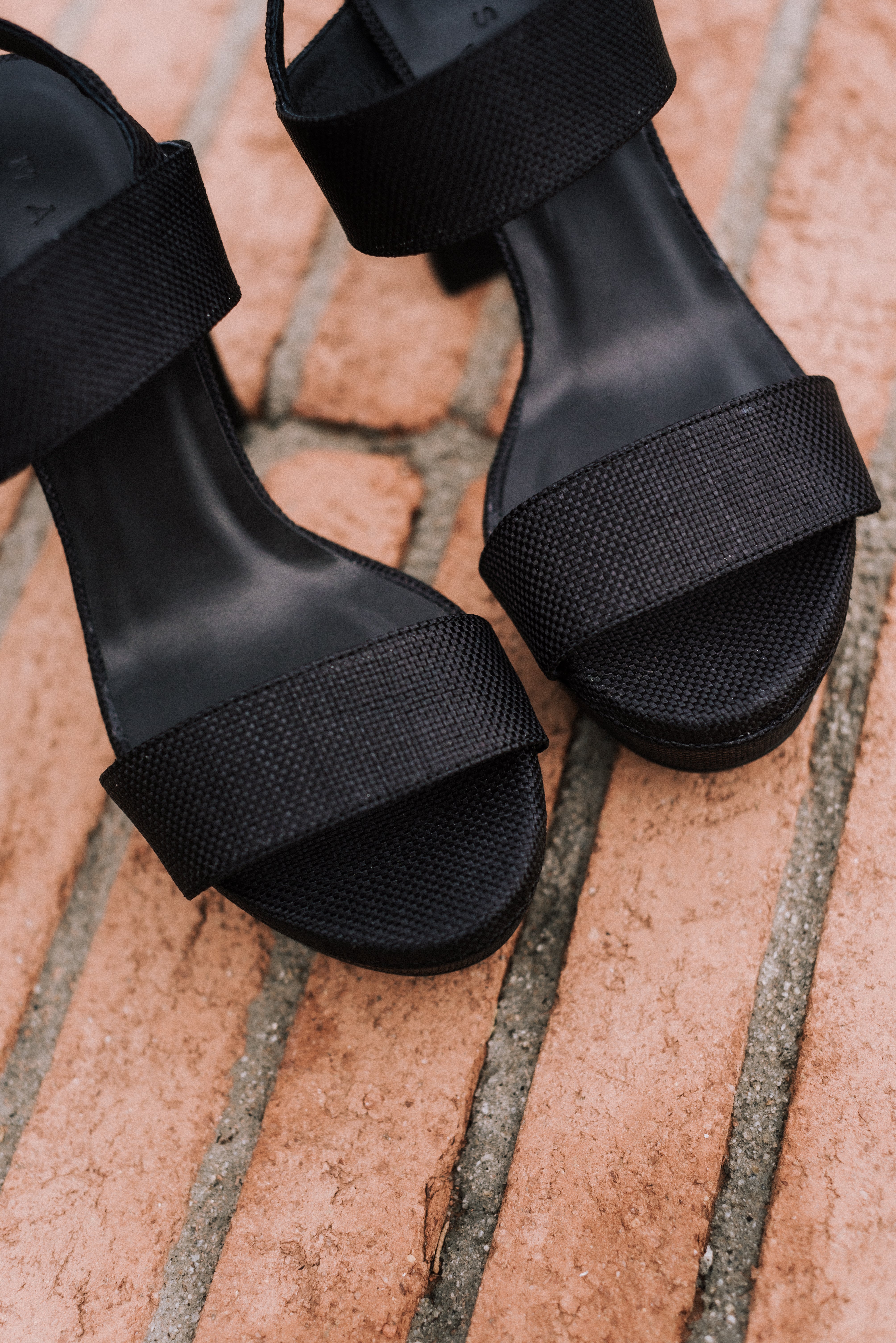 MONICA SANDAL 10CM HEEL PLATFORM BLACK LINEN