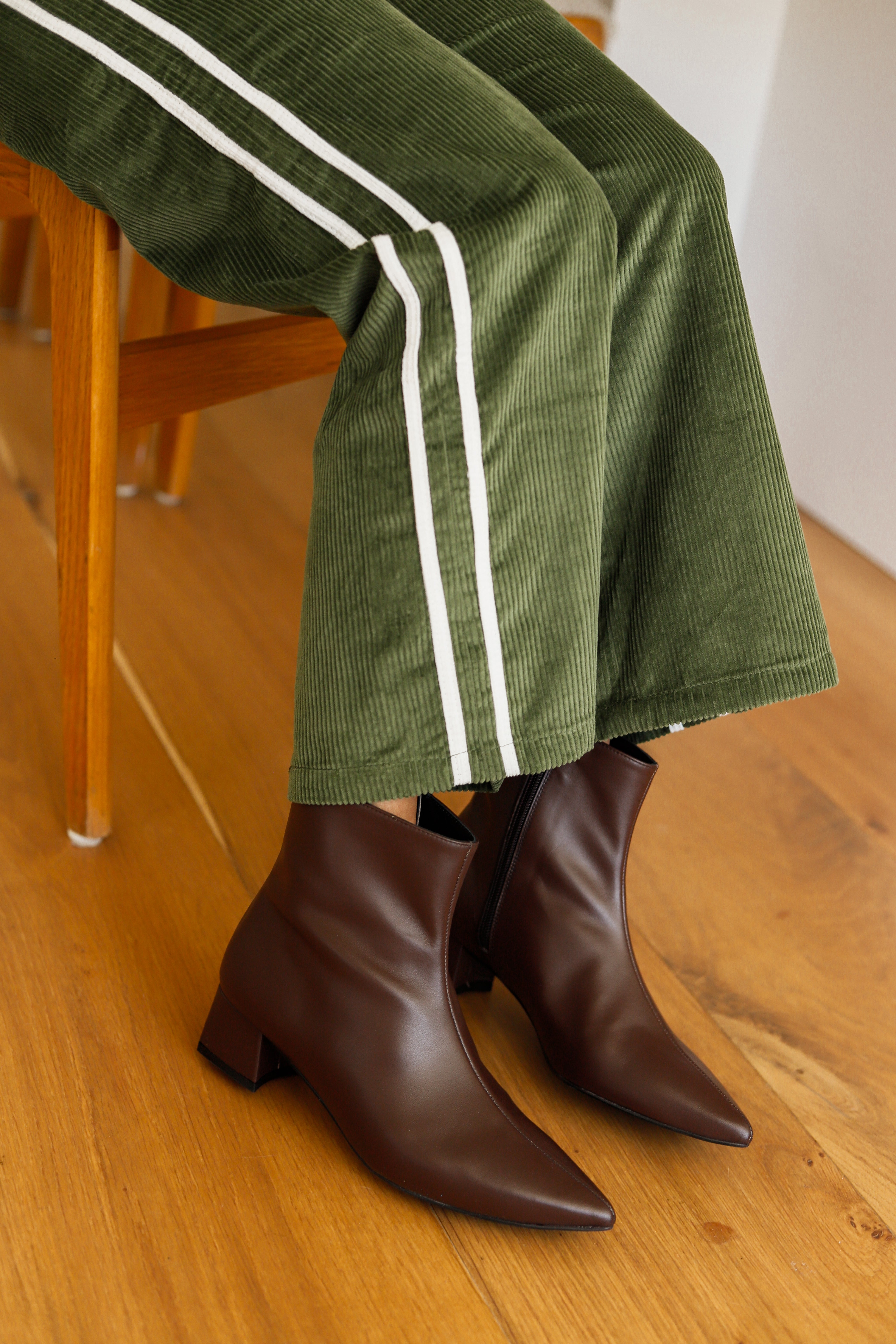 BOTÍN SILVIA PIEL MARRÓN TACÓN 4CM