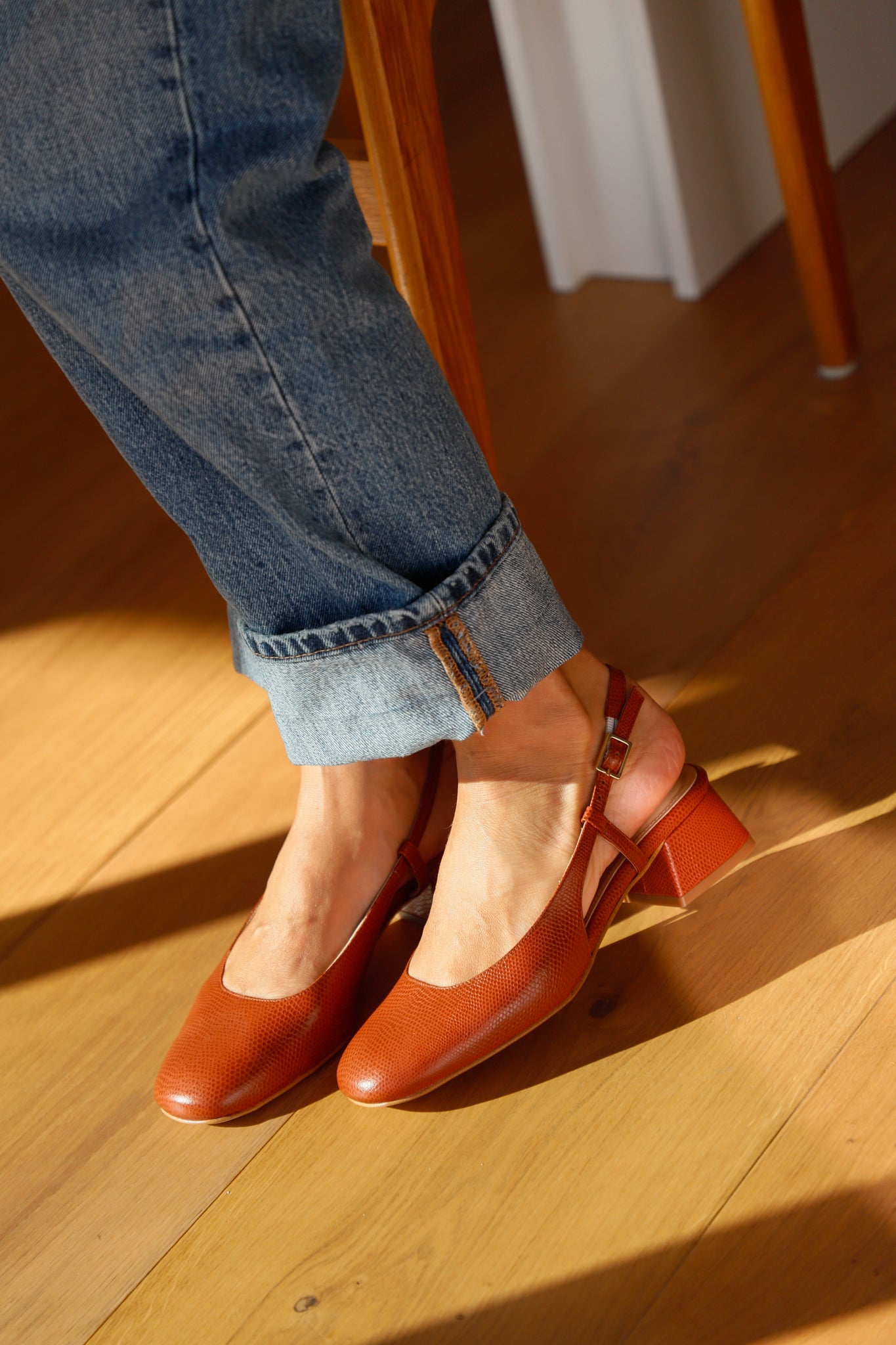 STILETTO LAURA BROWN EMBOSSED LEATHER 4CM HEEL