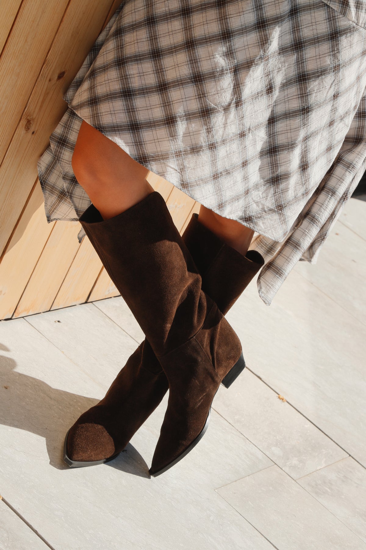 Bota Campera Ainhoa Ante Marrón Chocolate Tacón 2Cm