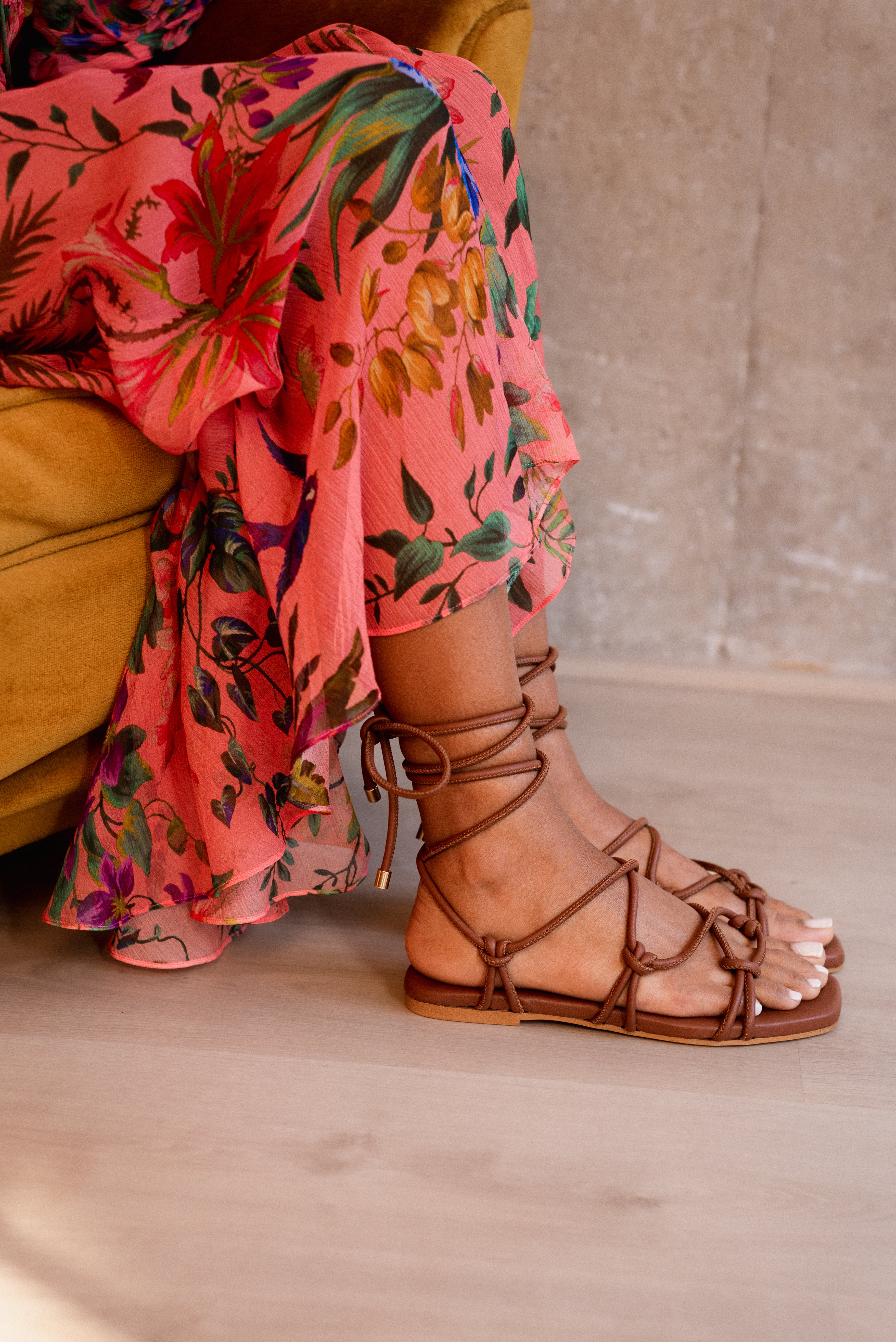 SANDALIA PLANA CATY PIEL MARRÓN