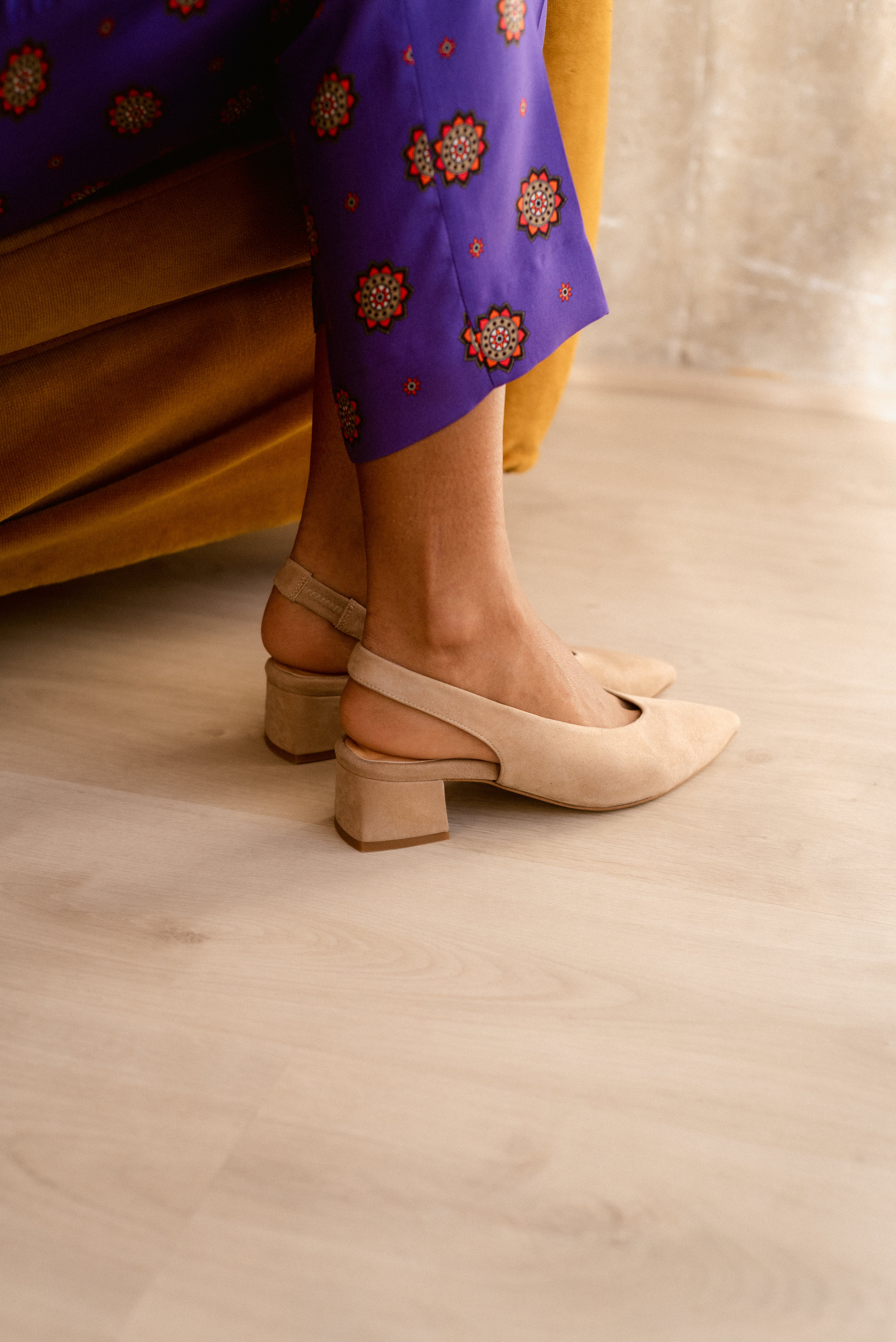 STILETTO GRETA NATURAL SUEDE 4CM HEEL