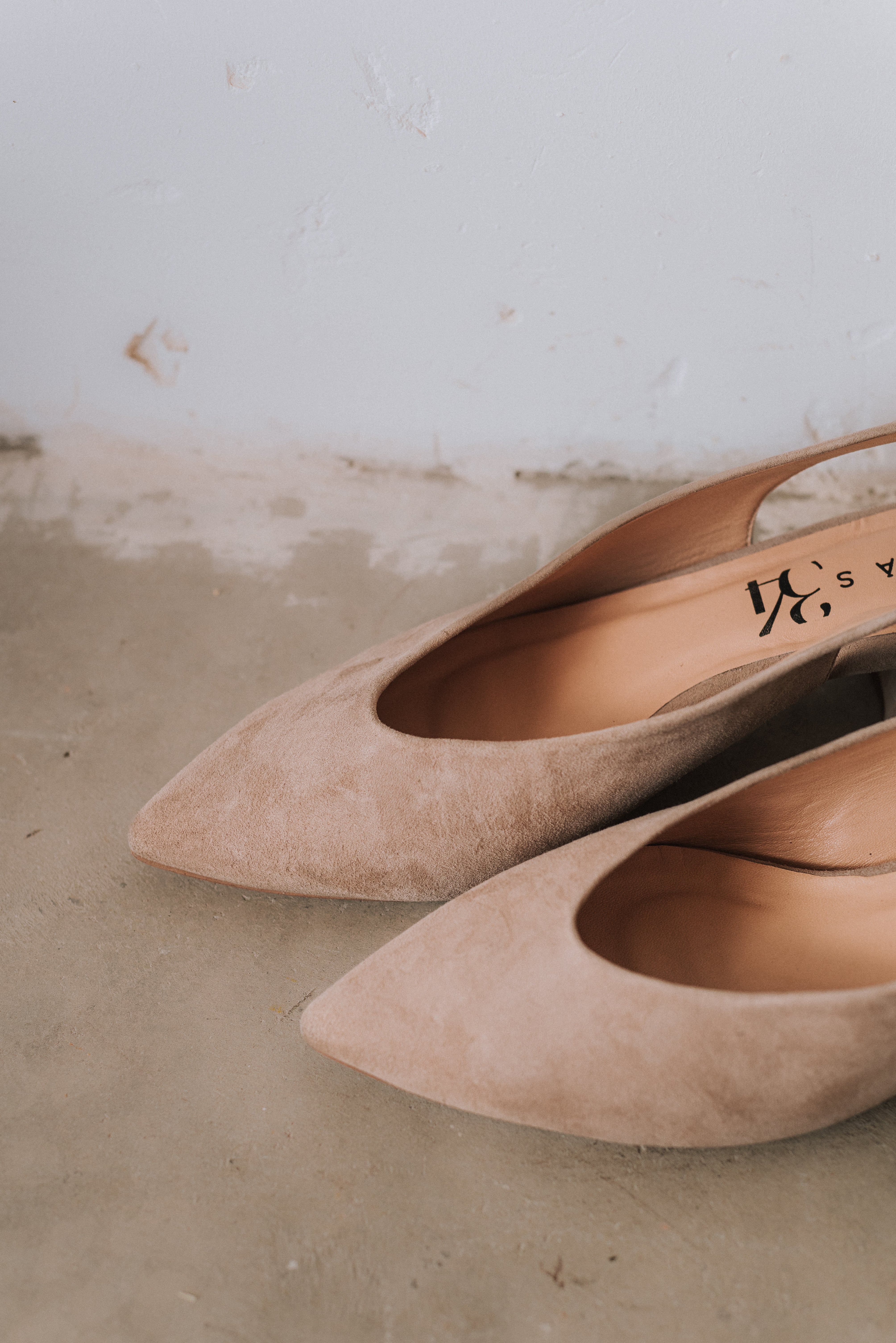 STILETTO GRETA NATURAL SUEDE 4CM HEEL