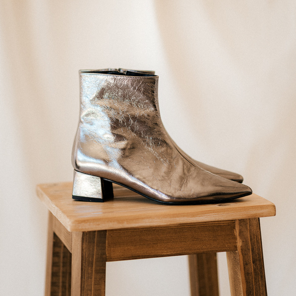 SILVIA LEAD LAMINATED LEATHER BOOT WITH 4CM HEEL
