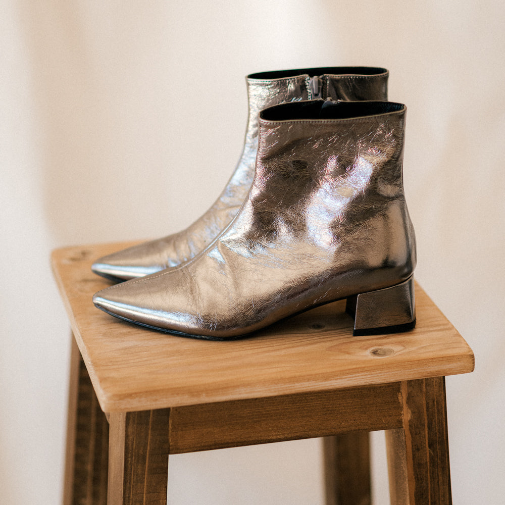 SILVIA LEAD LAMINATED LEATHER BOOT WITH 4CM HEEL