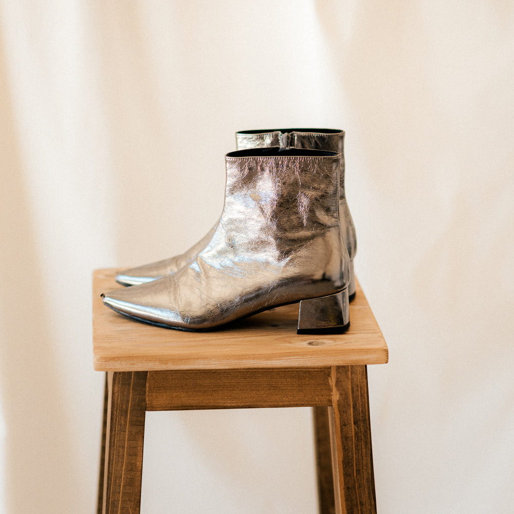 SILVIA LEAD LAMINATED LEATHER BOOT WITH 4CM HEEL