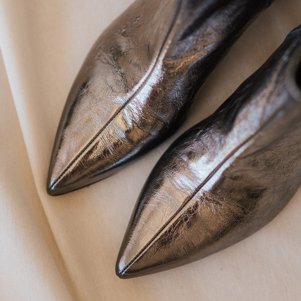 SILVIA LEAD LAMINATED LEATHER BOOT WITH 4CM HEEL