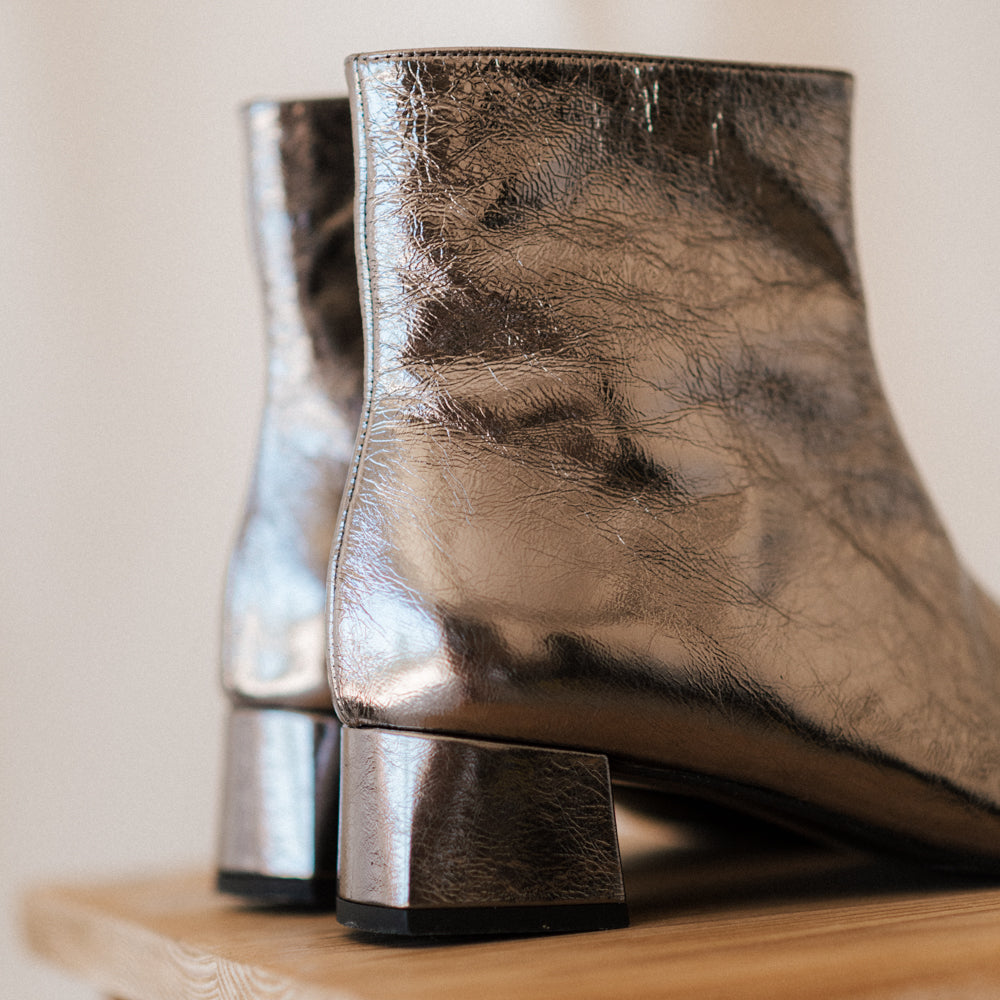 SILVIA LEAD LAMINATED LEATHER BOOT WITH 4CM HEEL