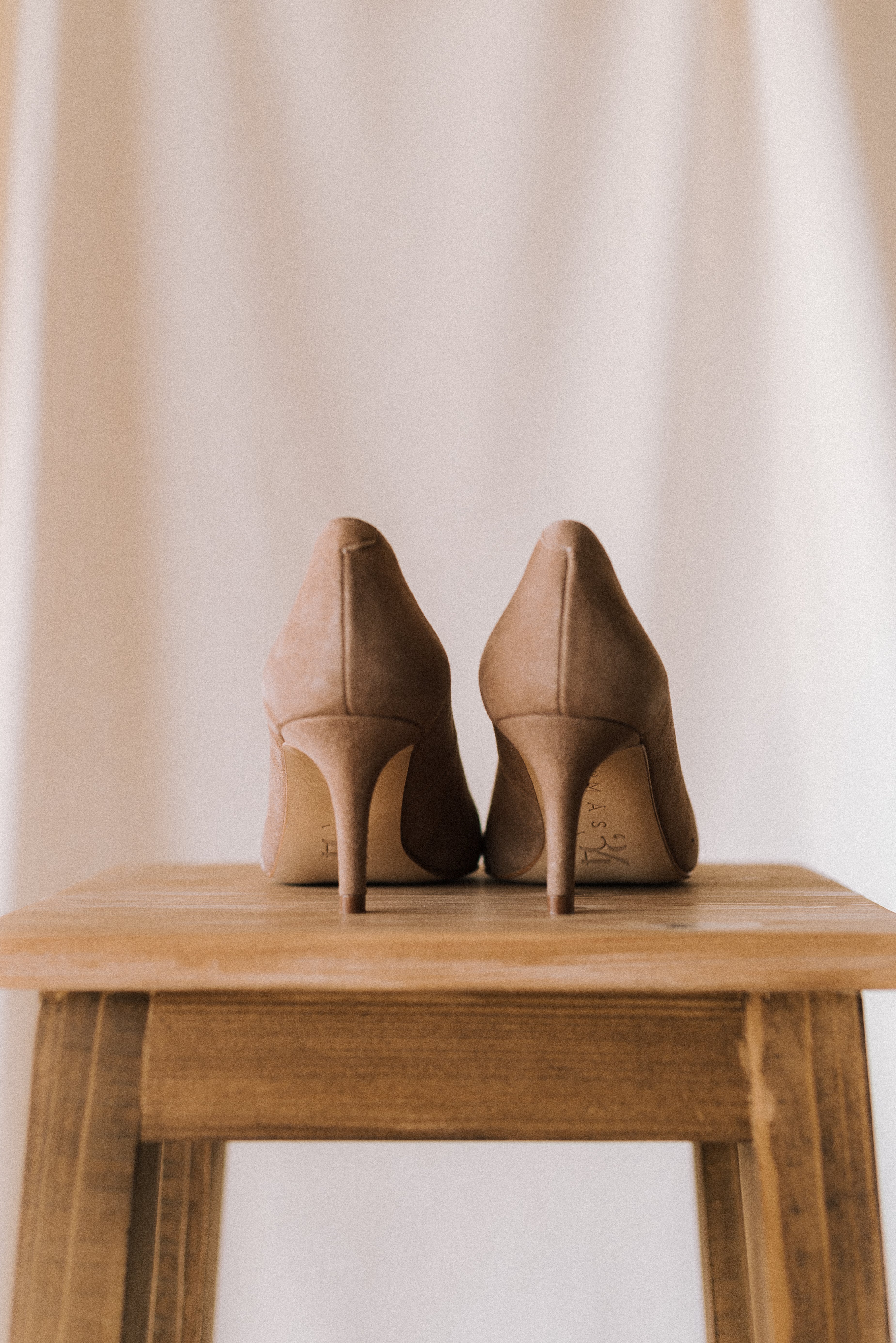 STILETTO MARIA NATURAL SUEDE 6CM HEEL