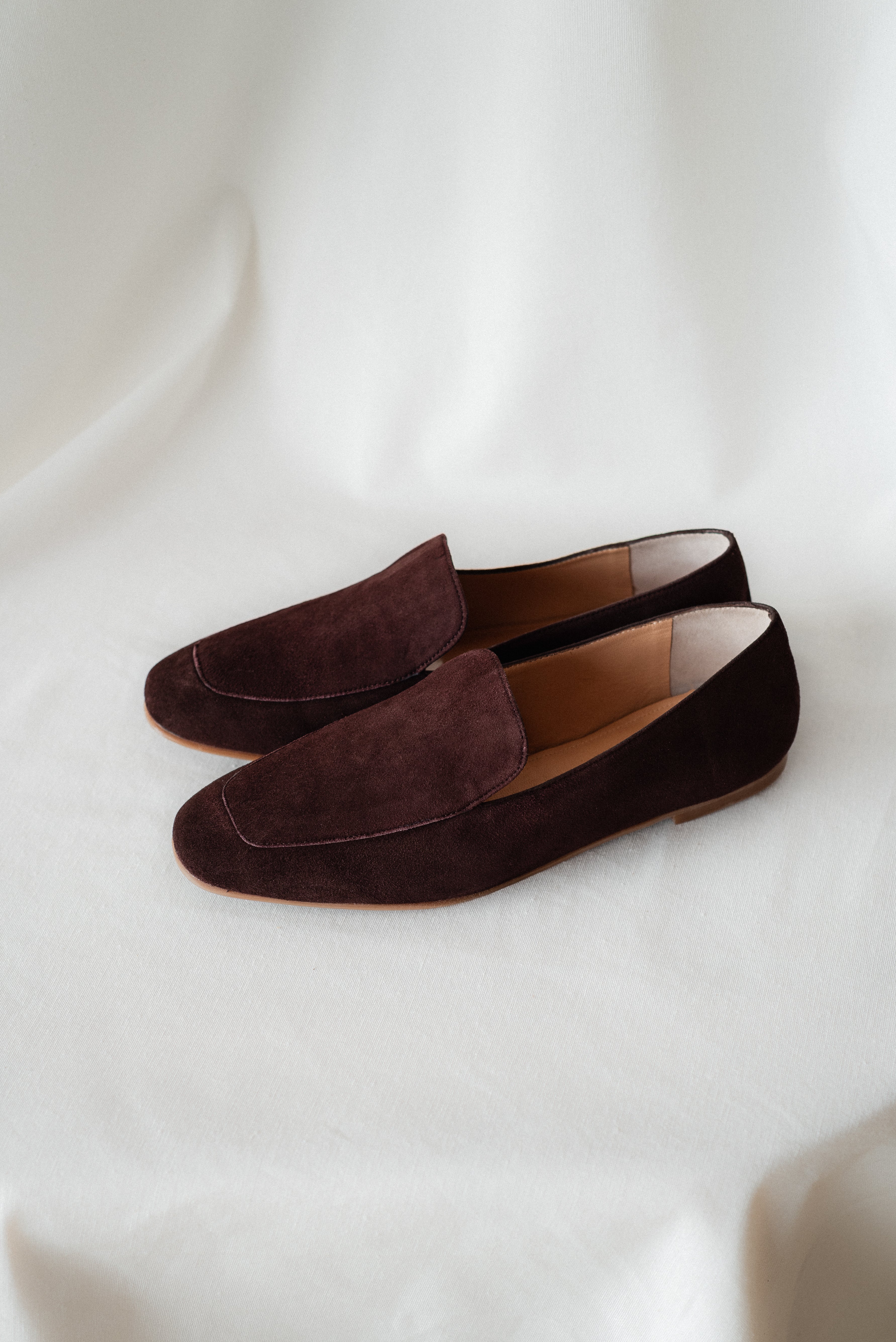 WHITE CHOCOLATE BROWN SUEDE LOAFER