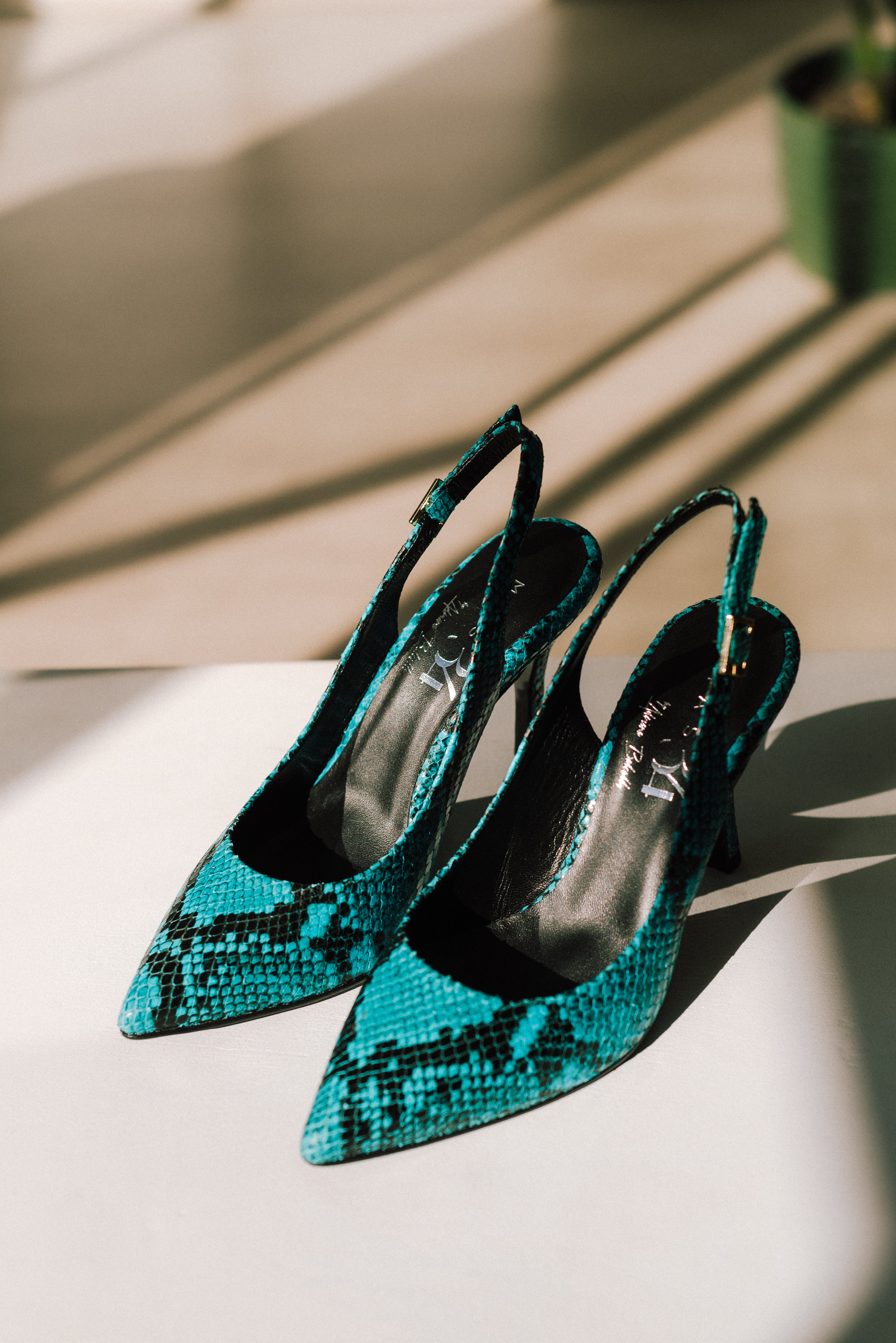 STILETTO PERLI EFECTO PITÓN TURQUESA TACÓN 8CM