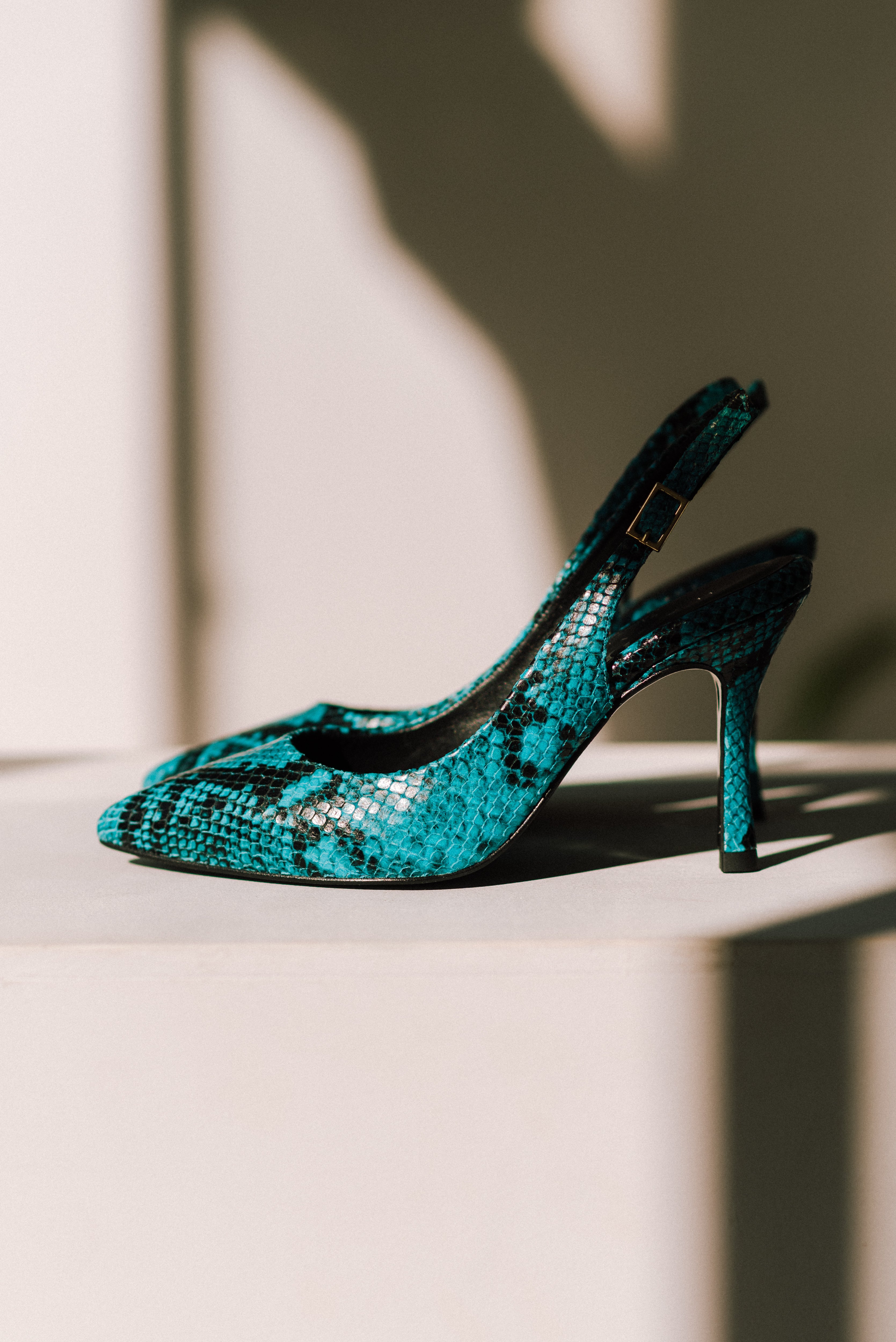 STILETTO PERLI EFECTO PITÓN TURQUESA TACÓN 8CM