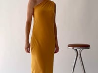 Vestido largo de fiesta cómodo elegante no se arruga en color mostaza