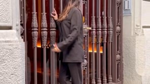 Street style con stilettos mujer en animal print