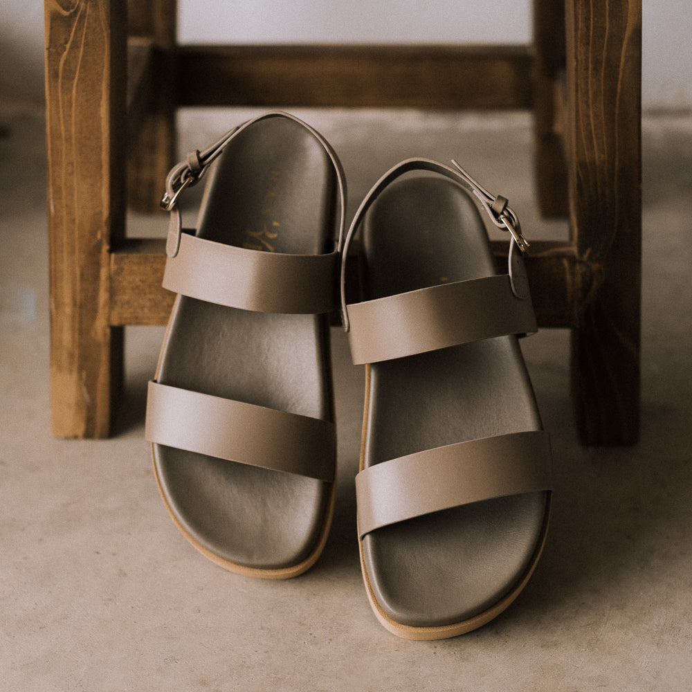 CARINA FLAT SANDAL IN TAUPE LEATHER WITH 1.5CM PLATFORM