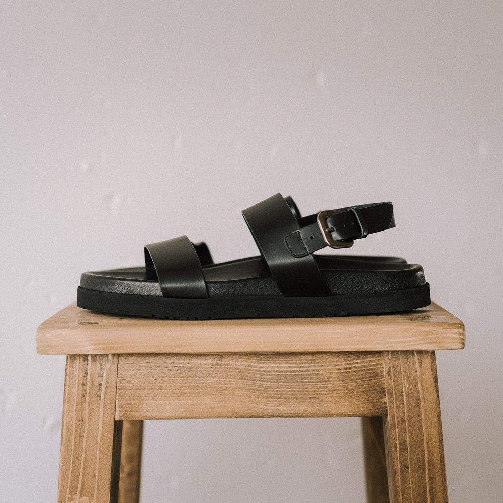 CARINA BLACK LEATHER FLAT SANDAL WITH 1.5CM PLATFORM