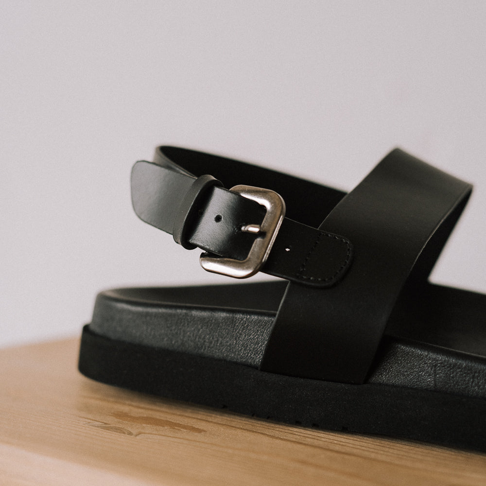 CARINA BLACK LEATHER FLAT SANDAL WITH 1.5CM PLATFORM