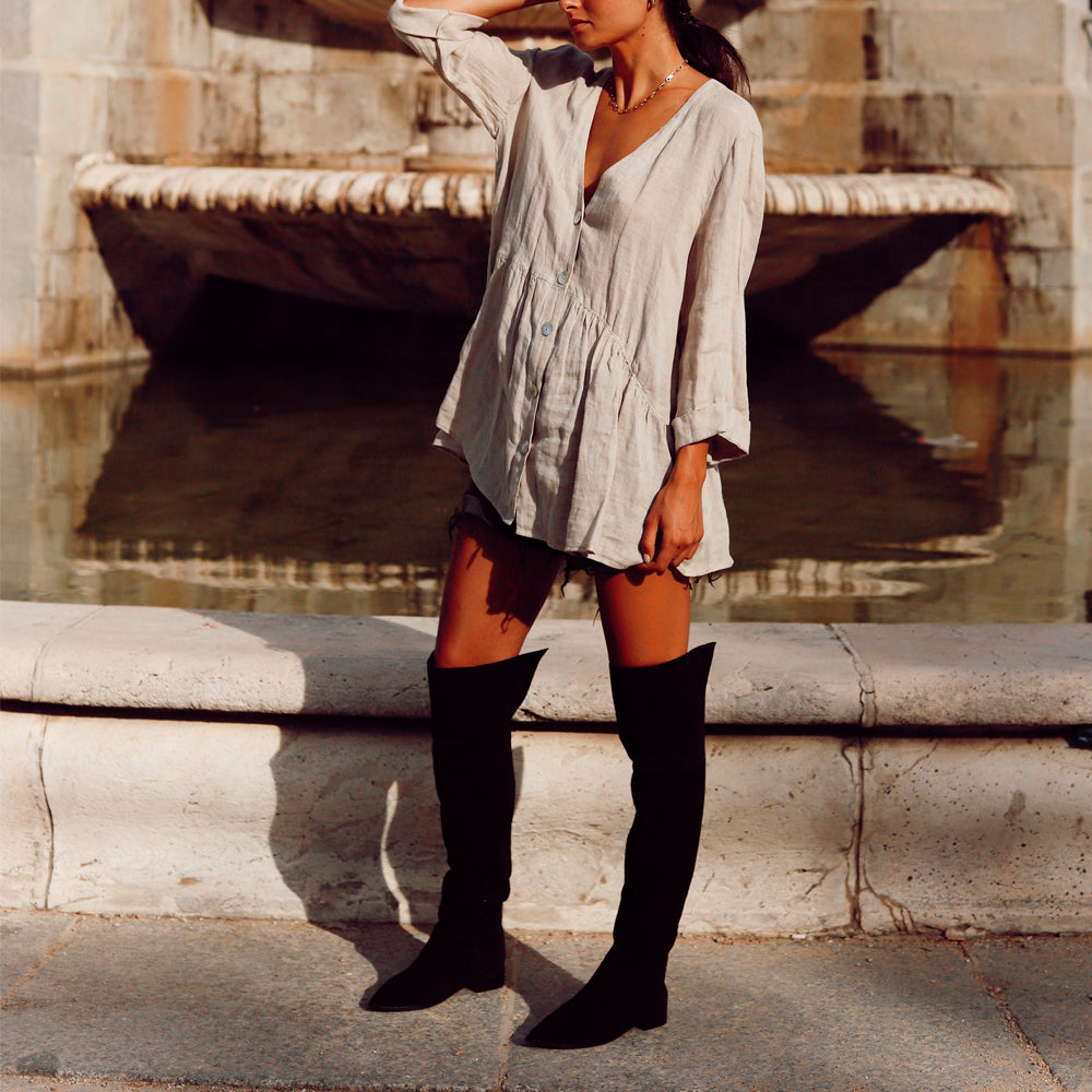 La bota mosquetera ideal de la temporada otoño invierno, elegante, cómoda y super combinable.
