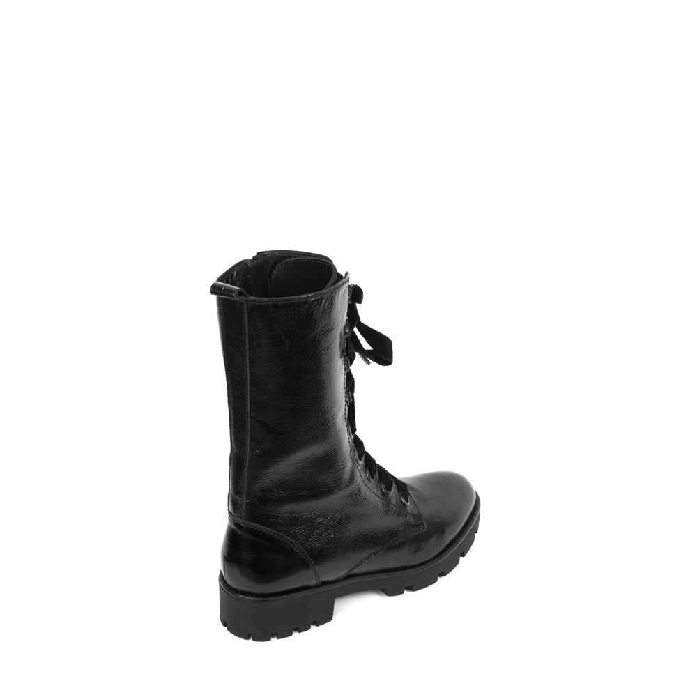Bota mujer estilo motera piel negra chic, combina con todo fondo de armario perfecto.