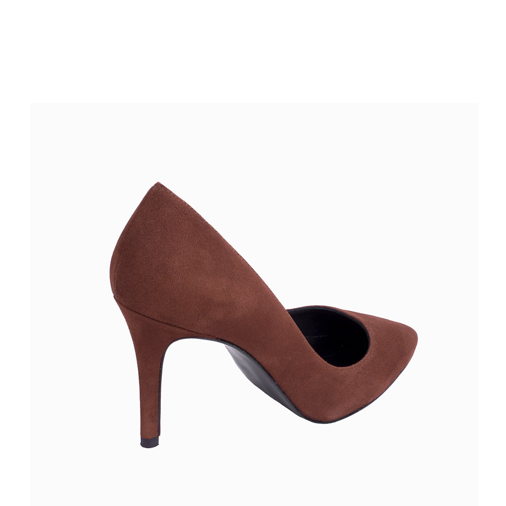 Stilettos para la invitada ideal en ante marrón chocolate elegante y combina con todo.