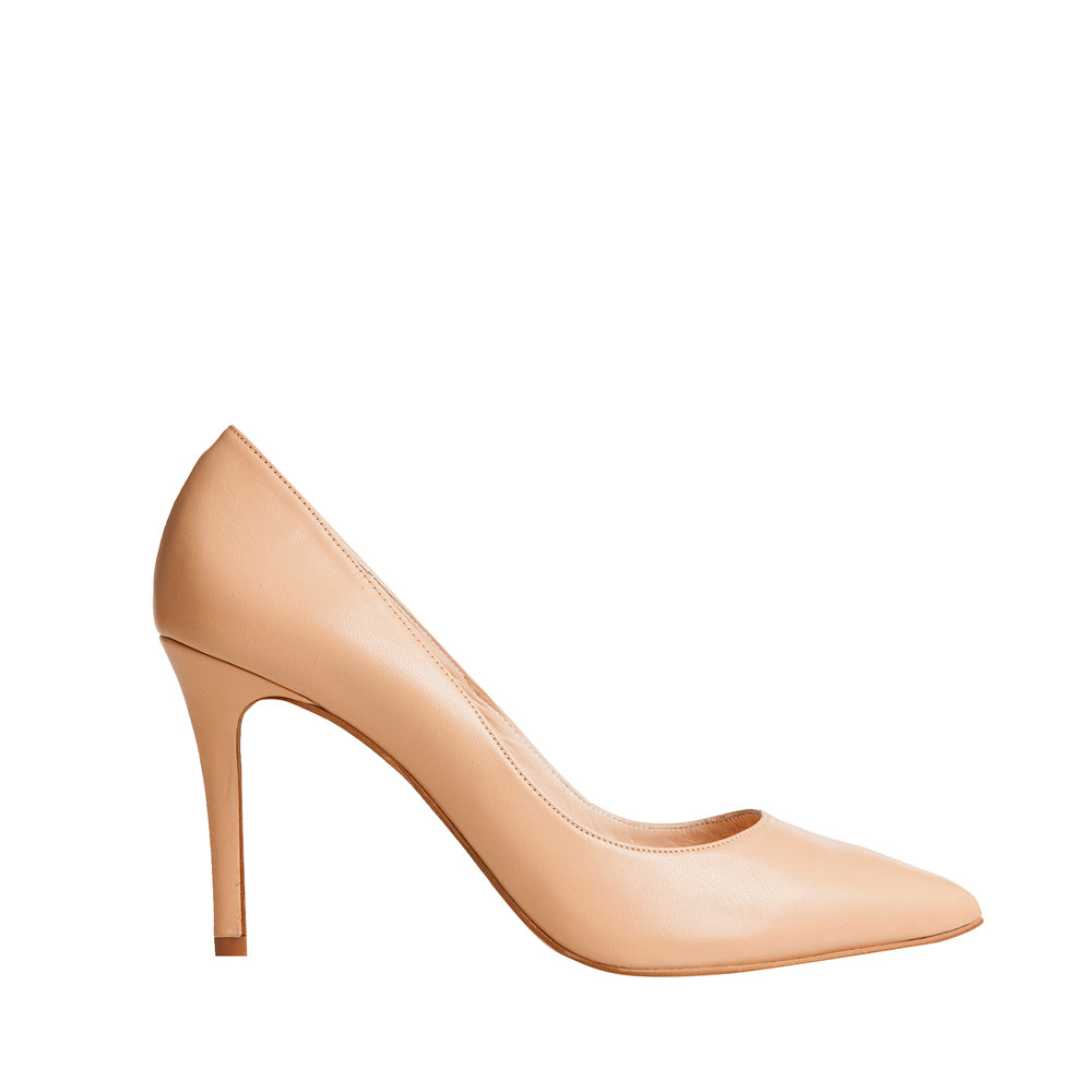 Stilettos para bodas, bautizos y comuniones muy cómodos y elegantes en piel color nude.